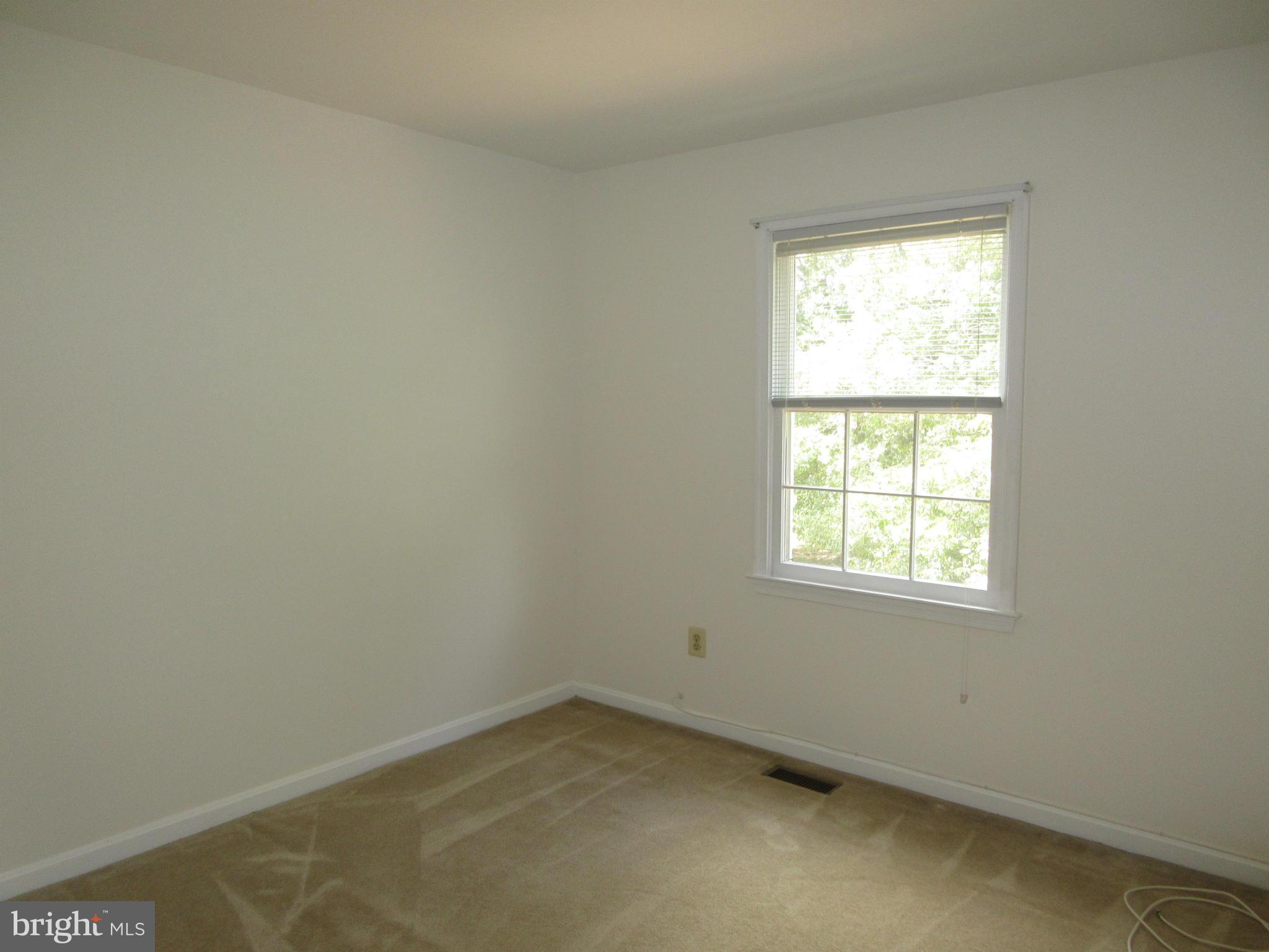 LANDSDOWNE - Residential Lease