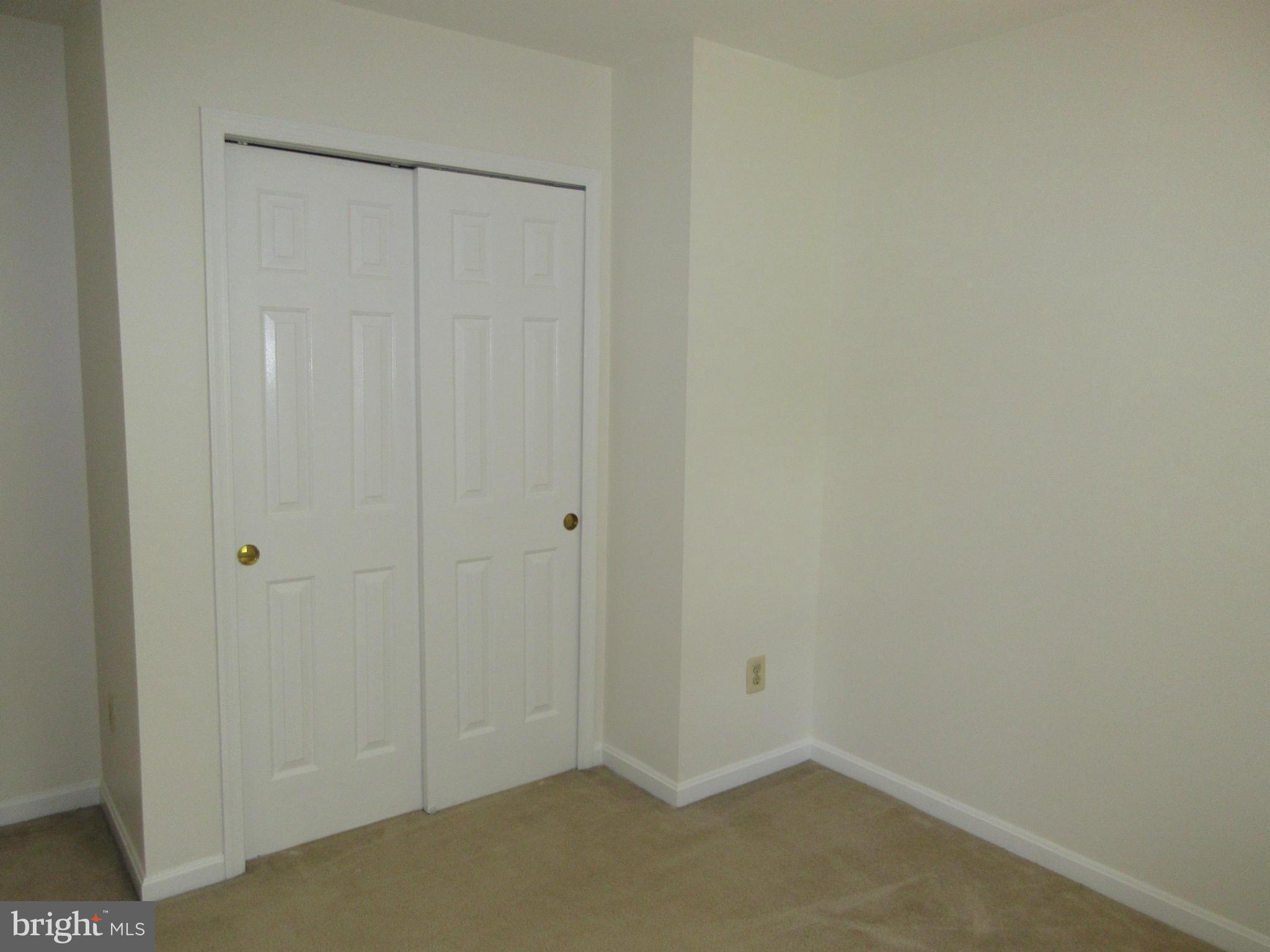 LANDSDOWNE - Residential Lease