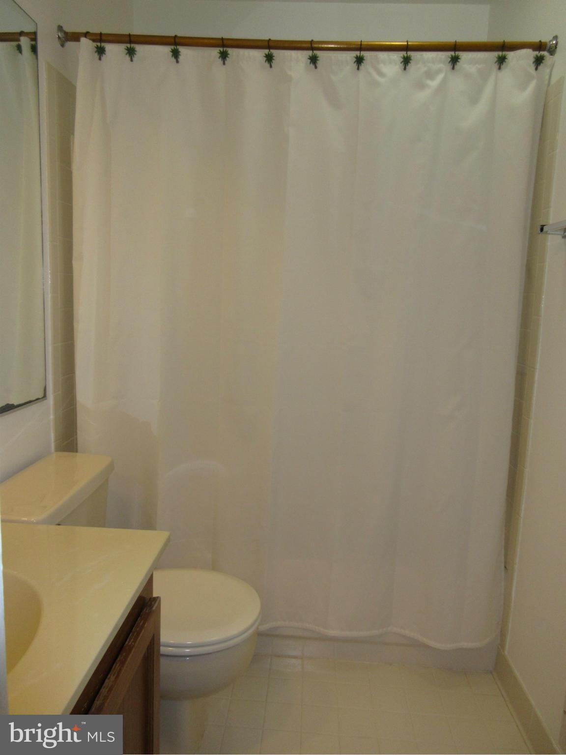 LANDSDOWNE - Residential Lease