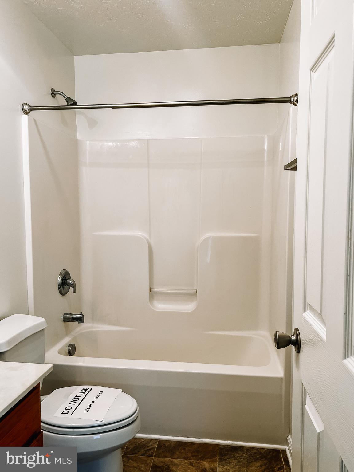 MIDDLE CREEK MANOR - Residential