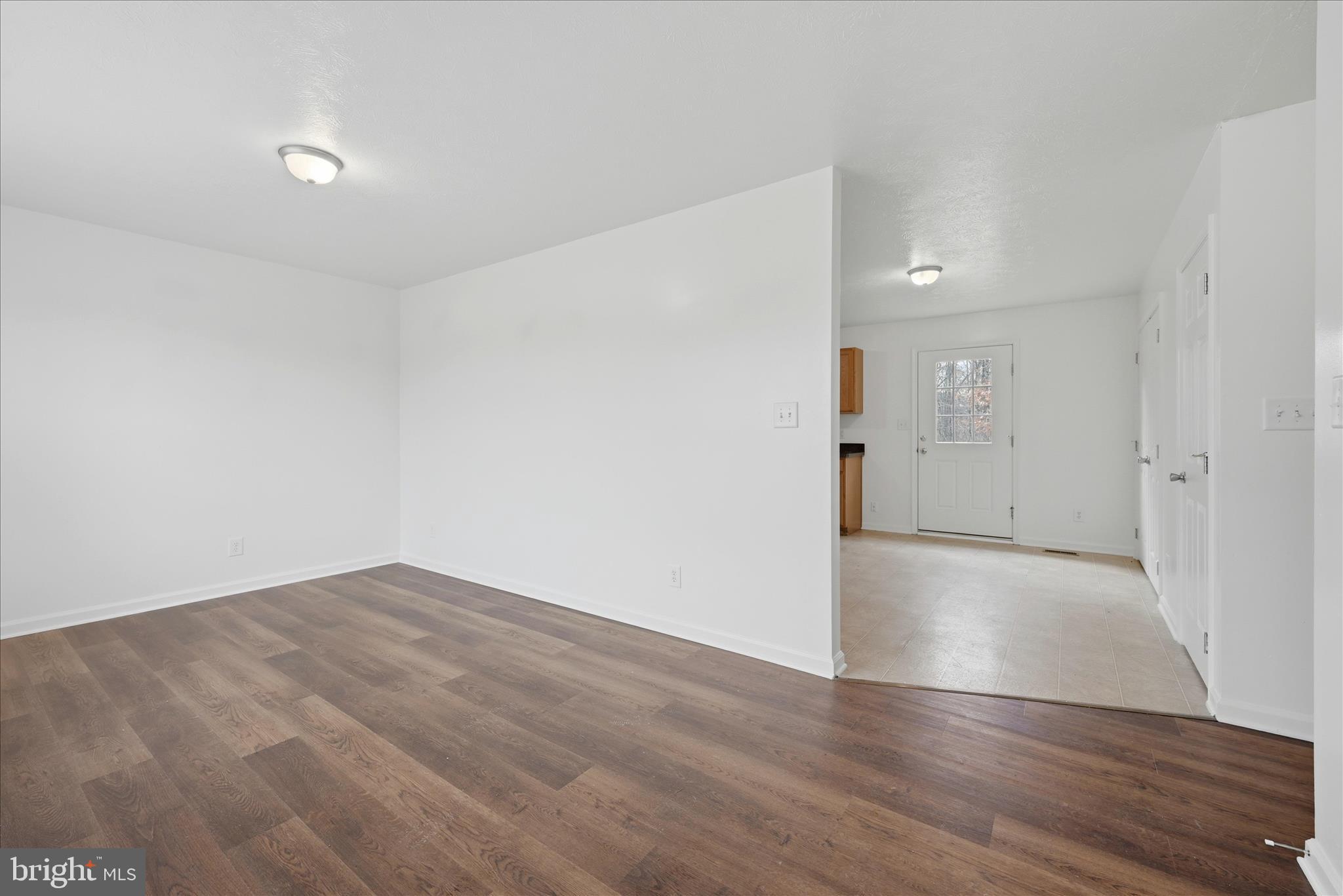 MIDDLE CREEK MANOR - Residential