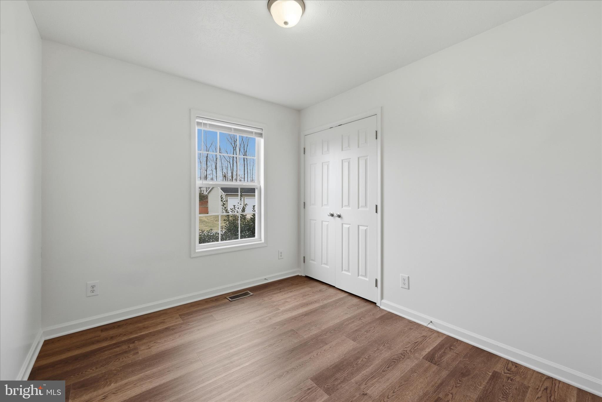 MIDDLE CREEK MANOR - Residential