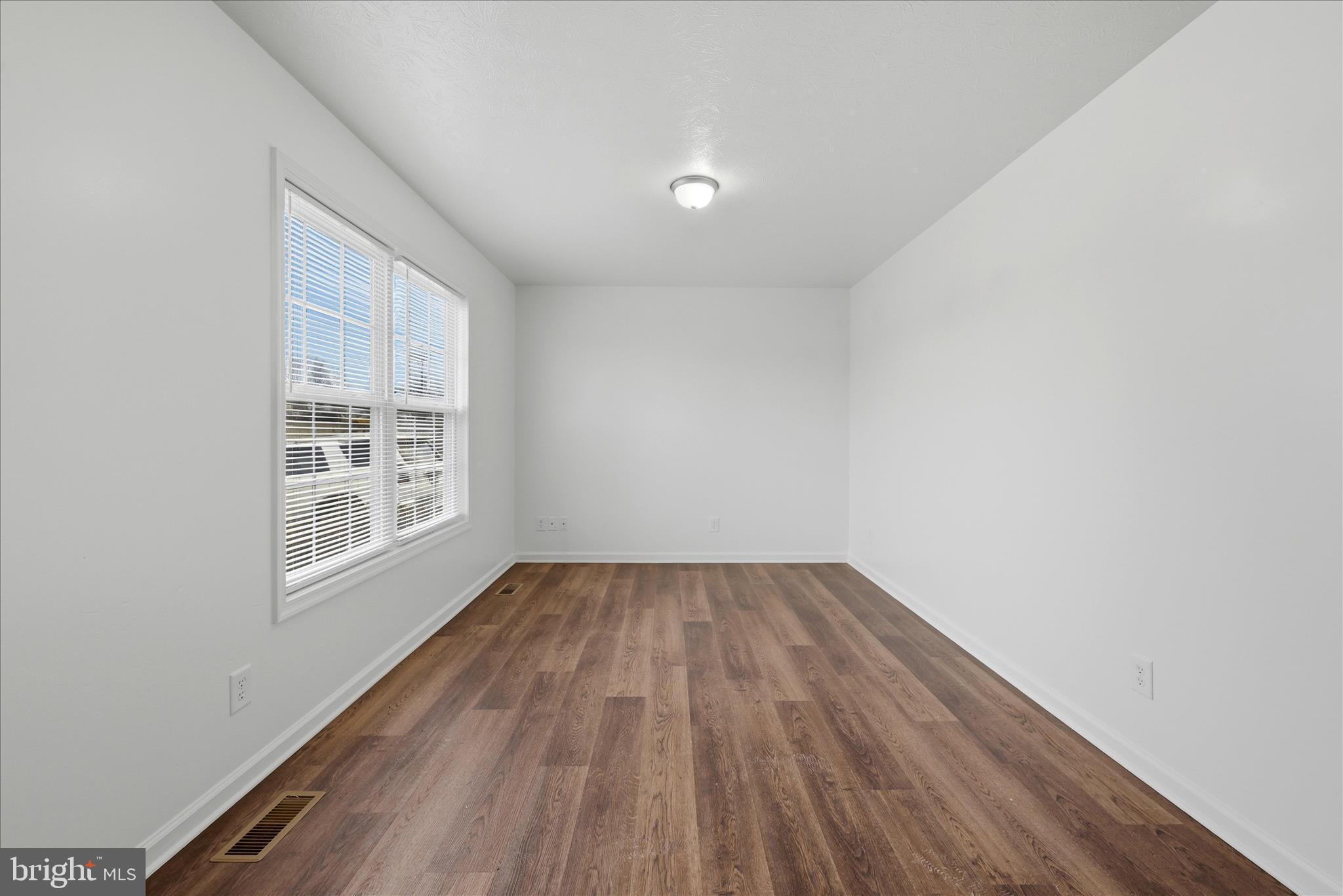 MIDDLE CREEK MANOR - Residential