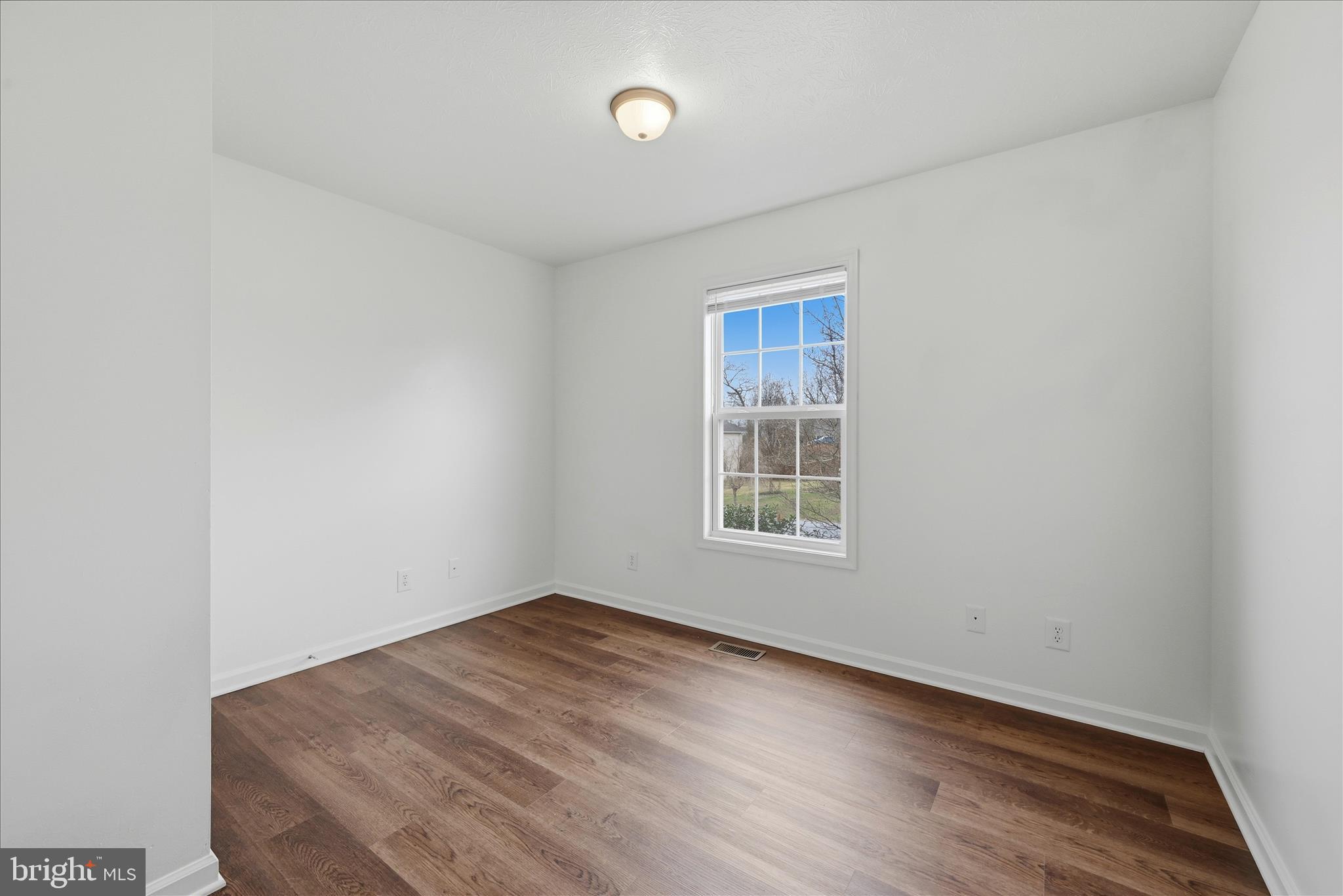 MIDDLE CREEK MANOR - Residential