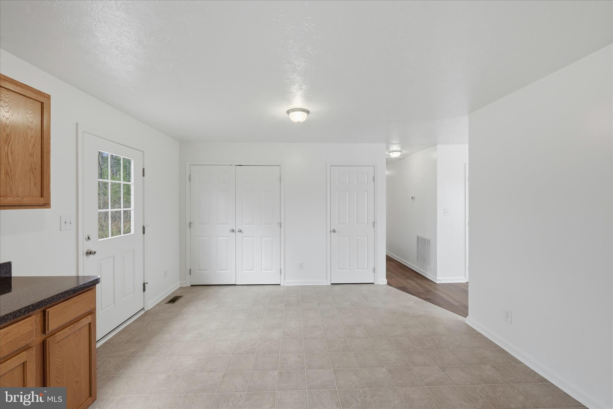 MIDDLE CREEK MANOR - Residential