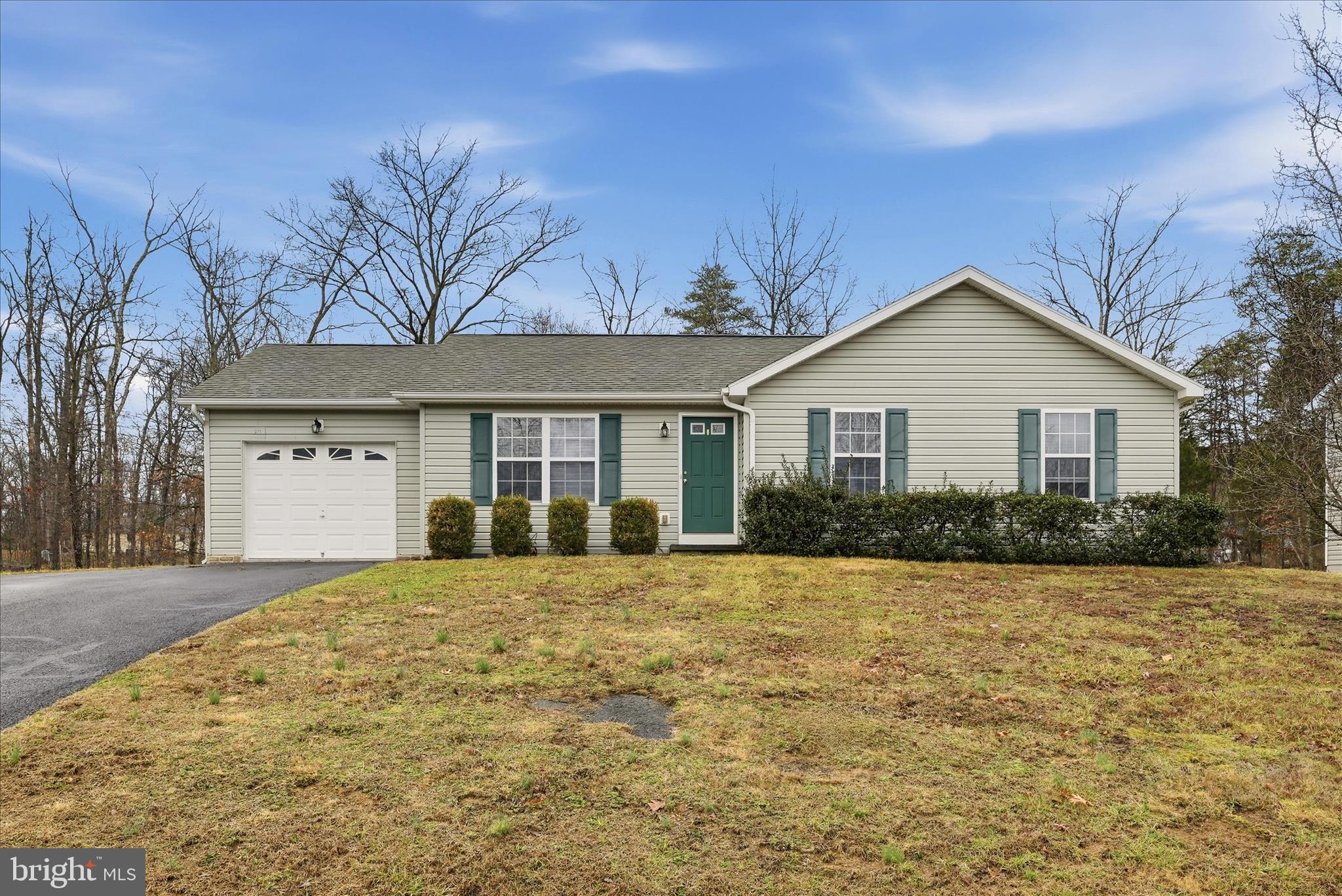 MIDDLE CREEK MANOR - Residential