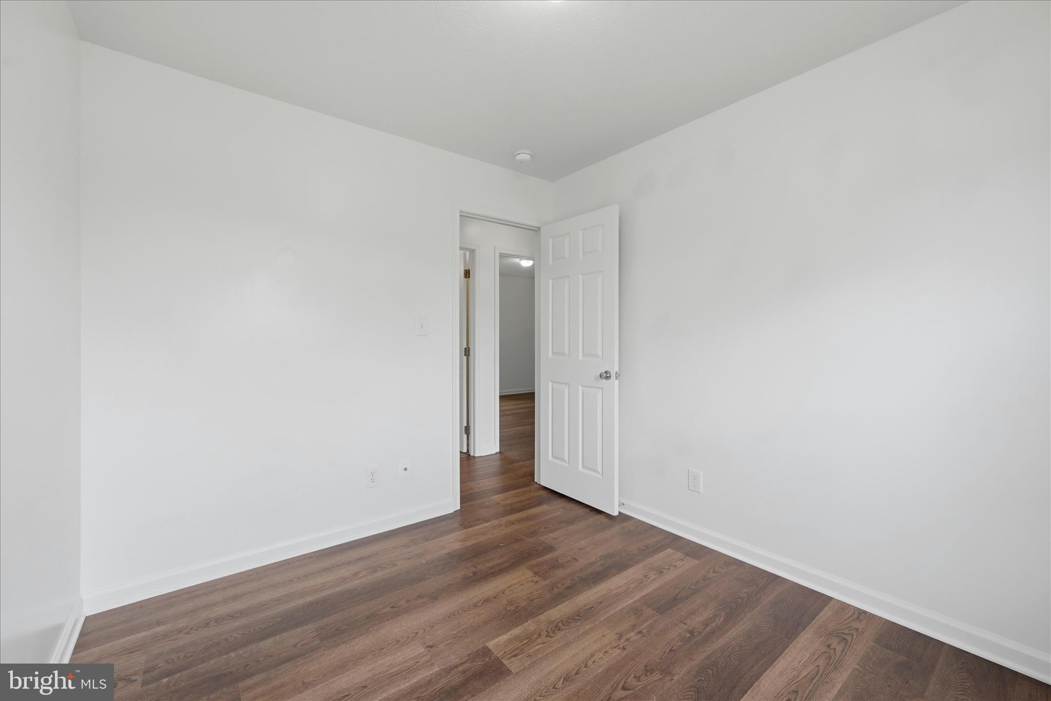 MIDDLE CREEK MANOR - Residential