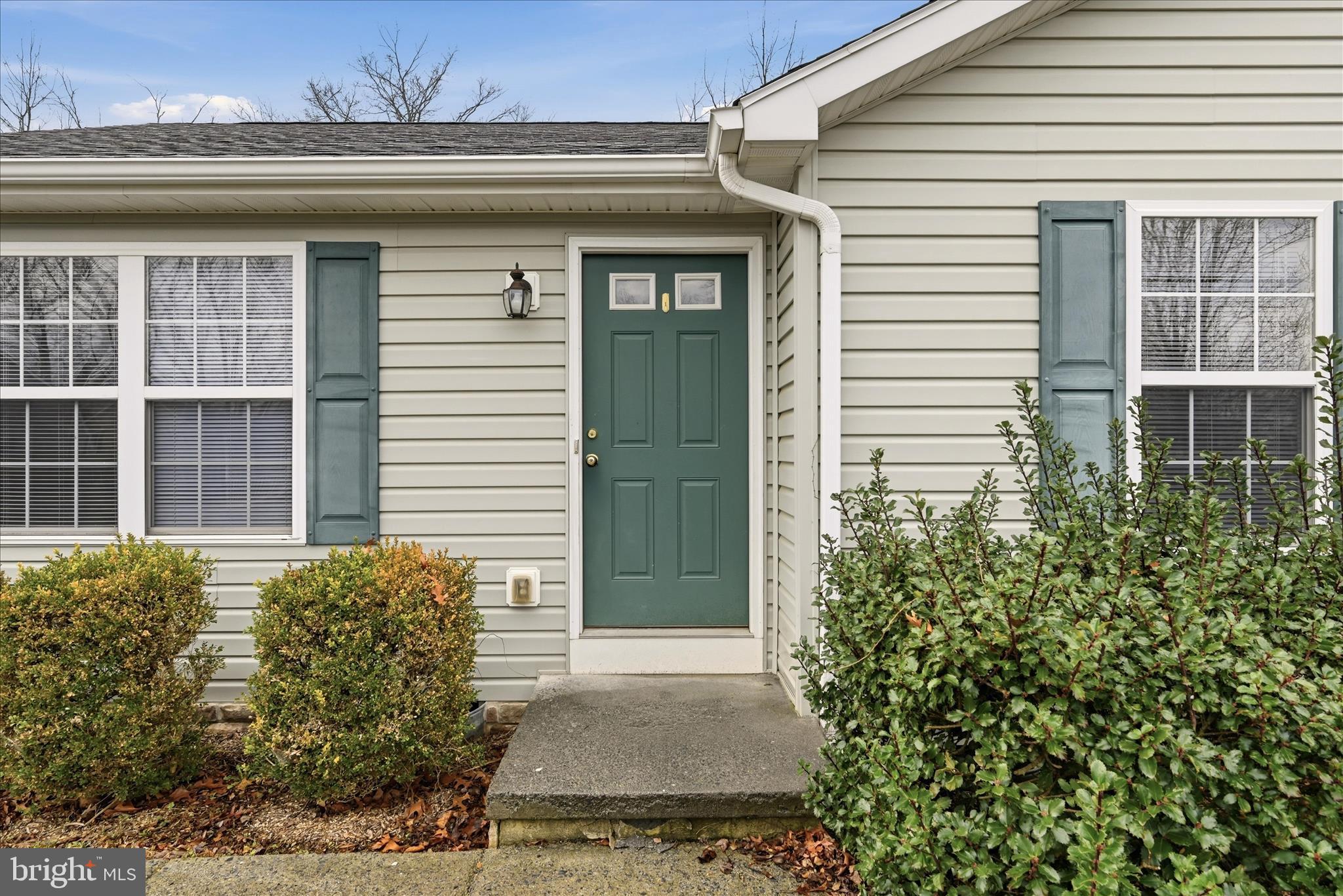 MIDDLE CREEK MANOR - Residential