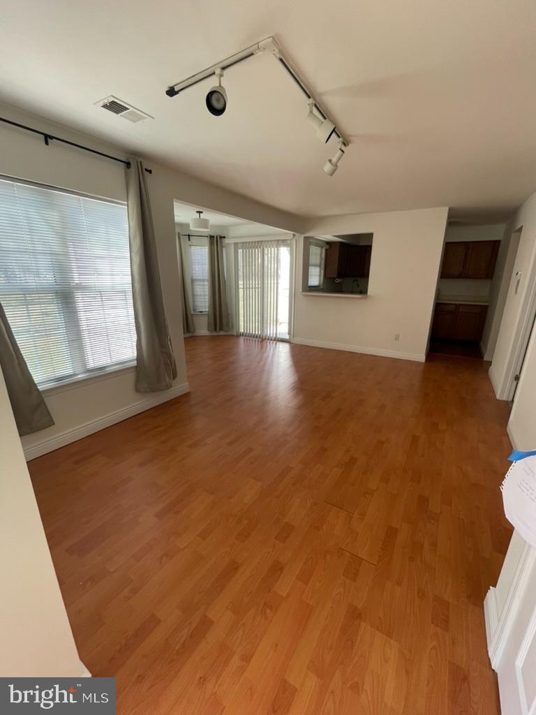 TAMERLANE - Residential Lease