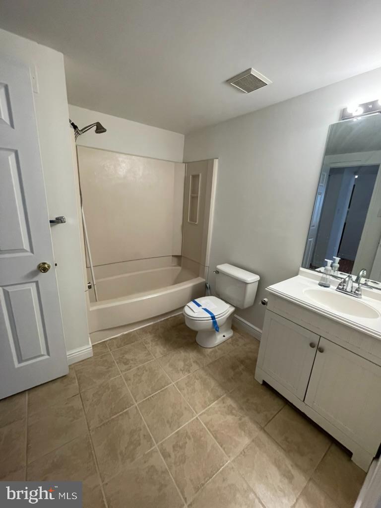 TAMERLANE - Residential Lease