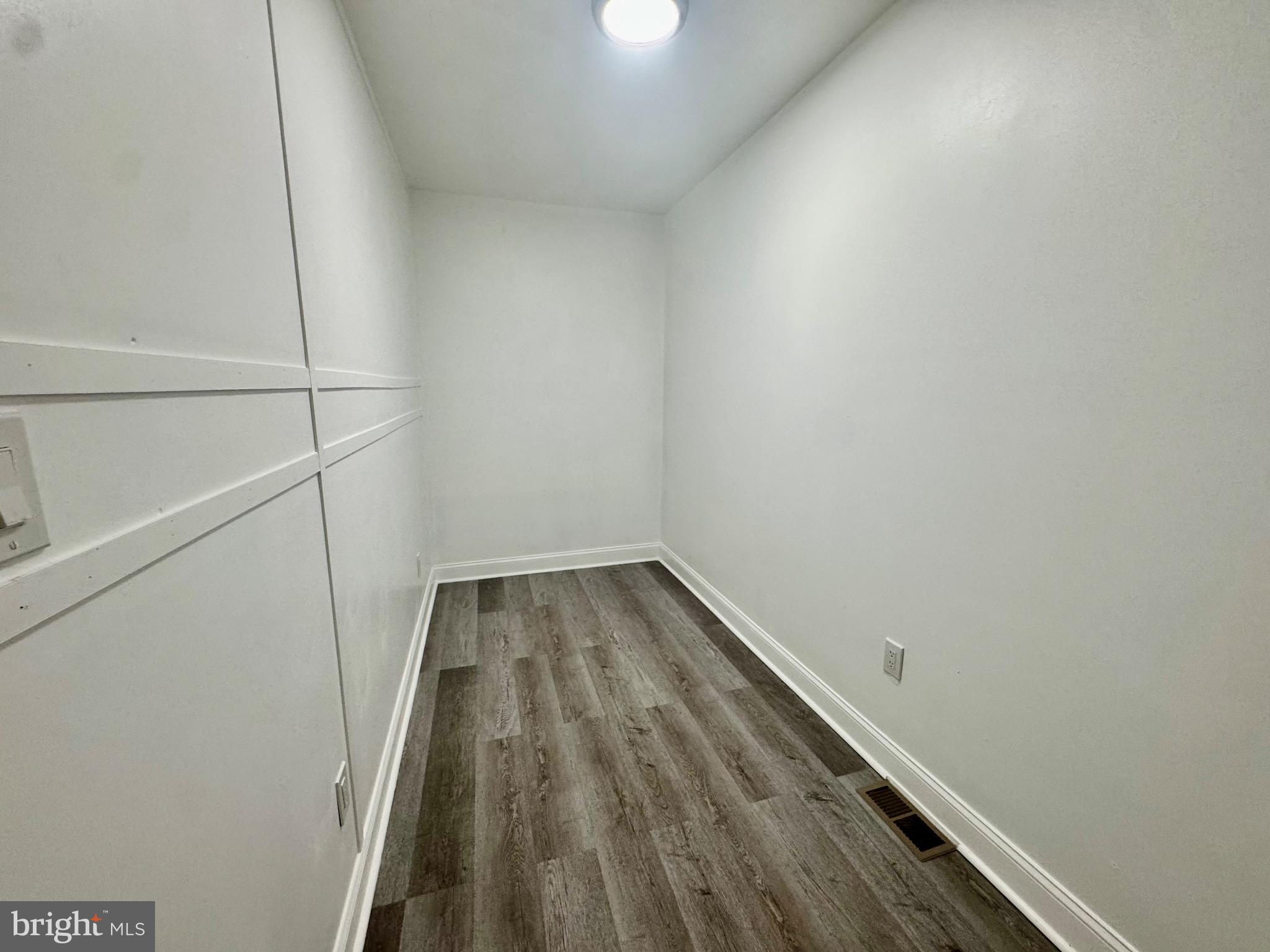 MILL HILL - Residential