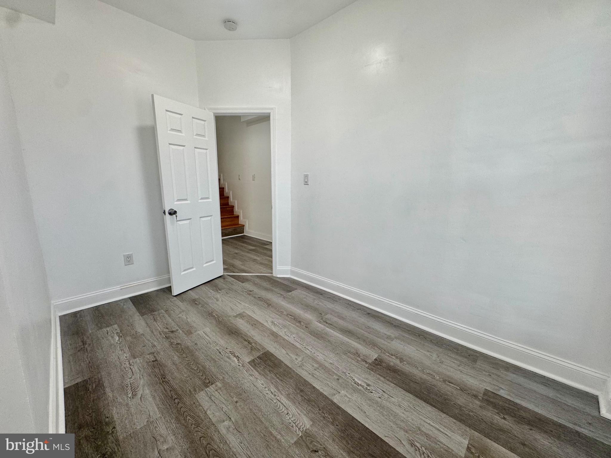 MILL HILL - Residential