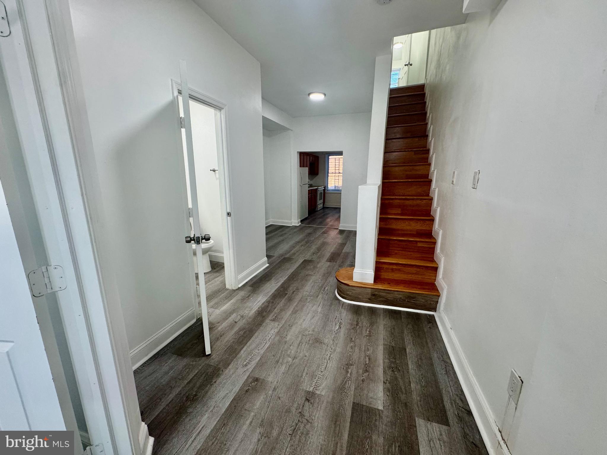 MILL HILL - Residential