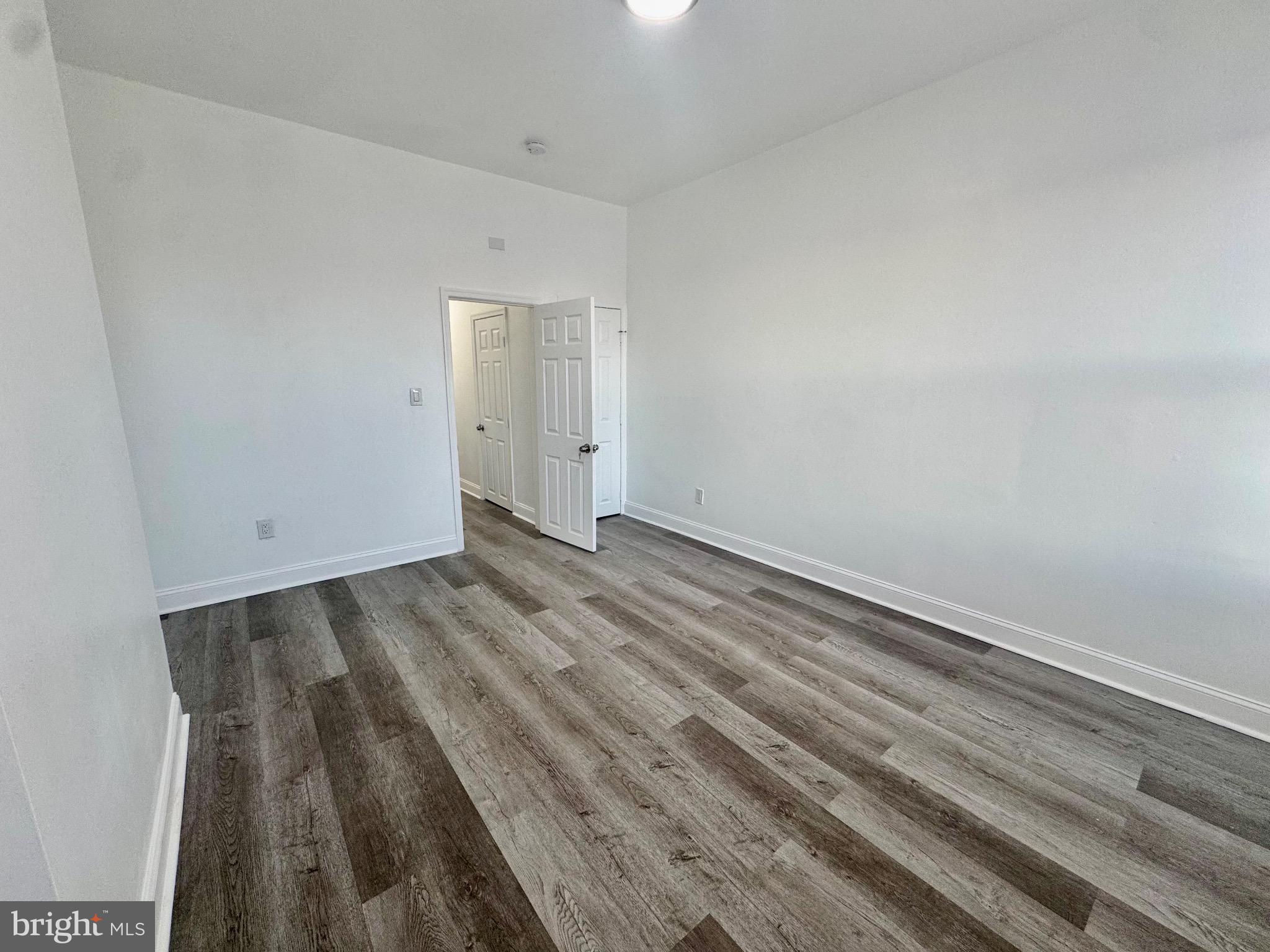 MILL HILL - Residential