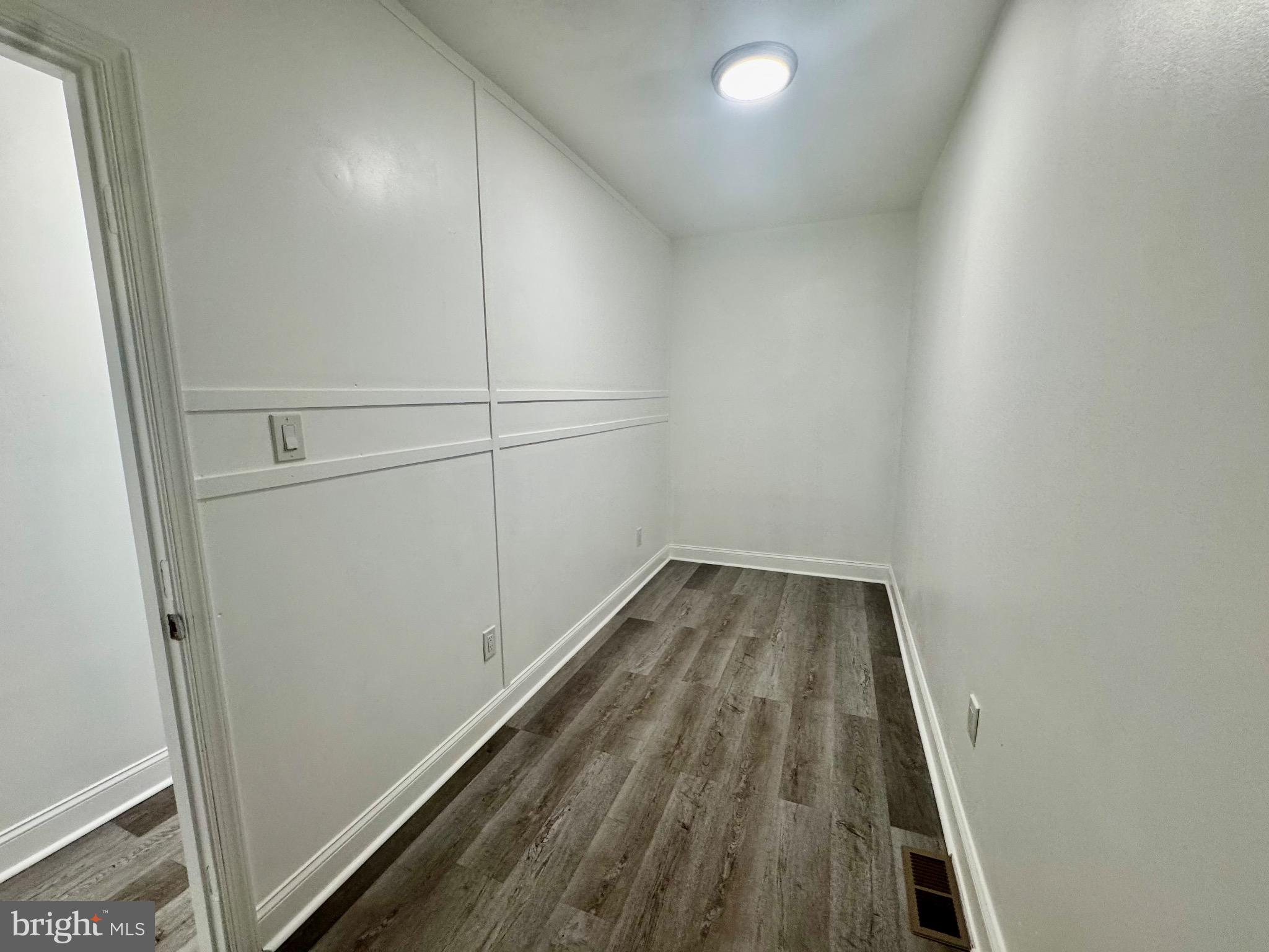 MILL HILL - Residential