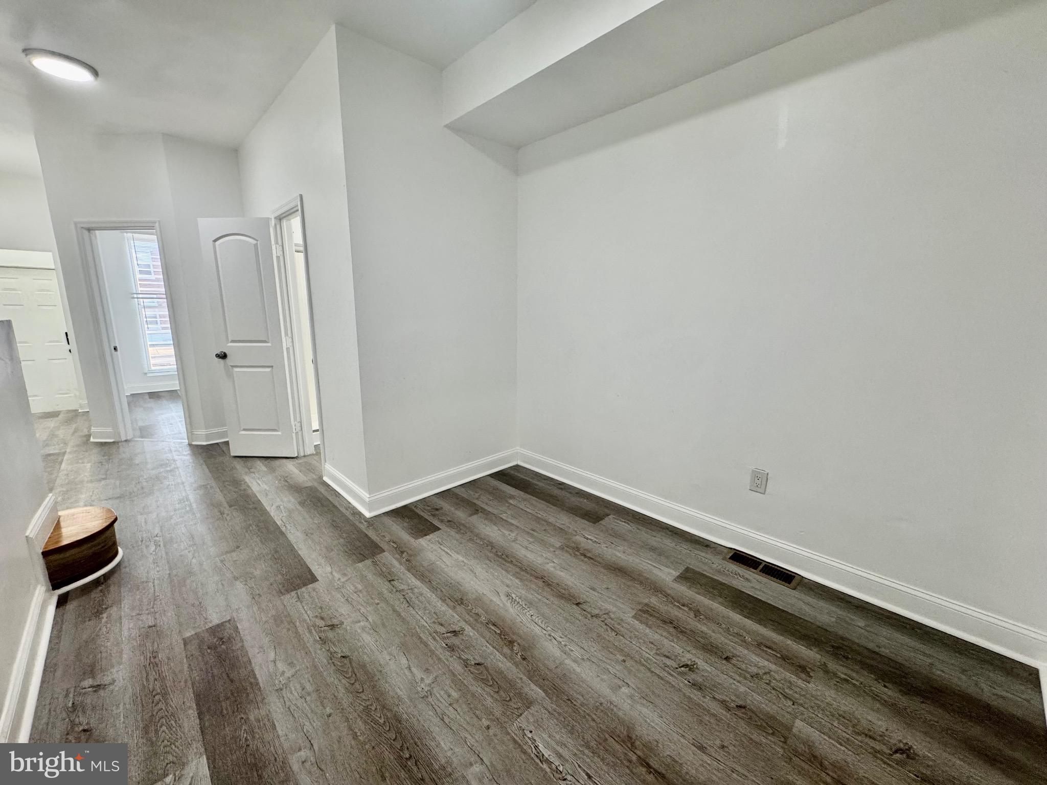 MILL HILL - Residential