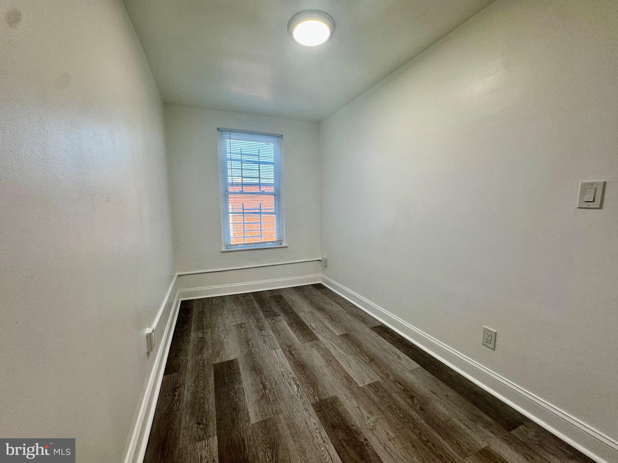 MILL HILL - Residential