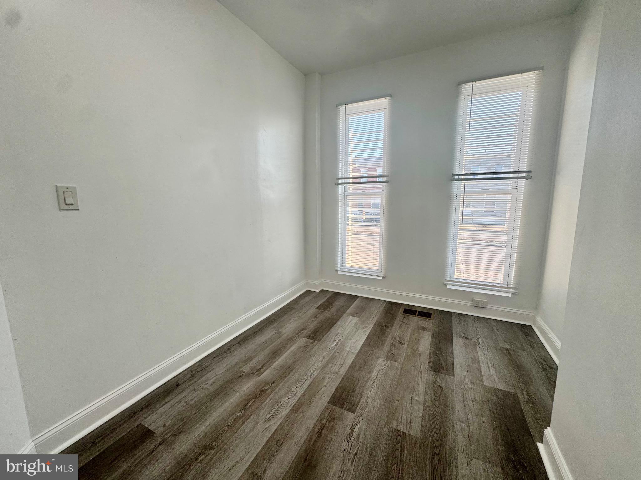 MILL HILL - Residential