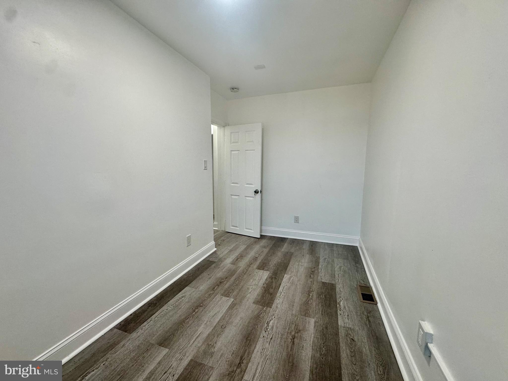 MILL HILL - Residential