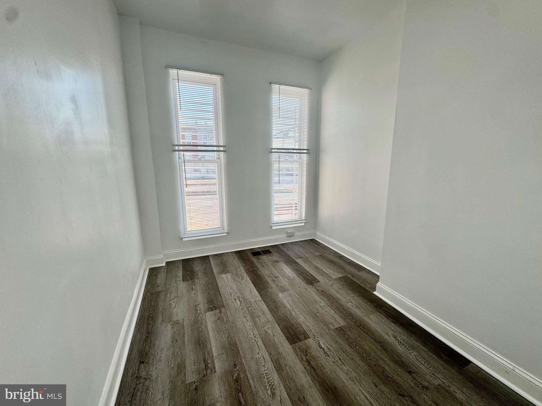 MILL HILL - Residential