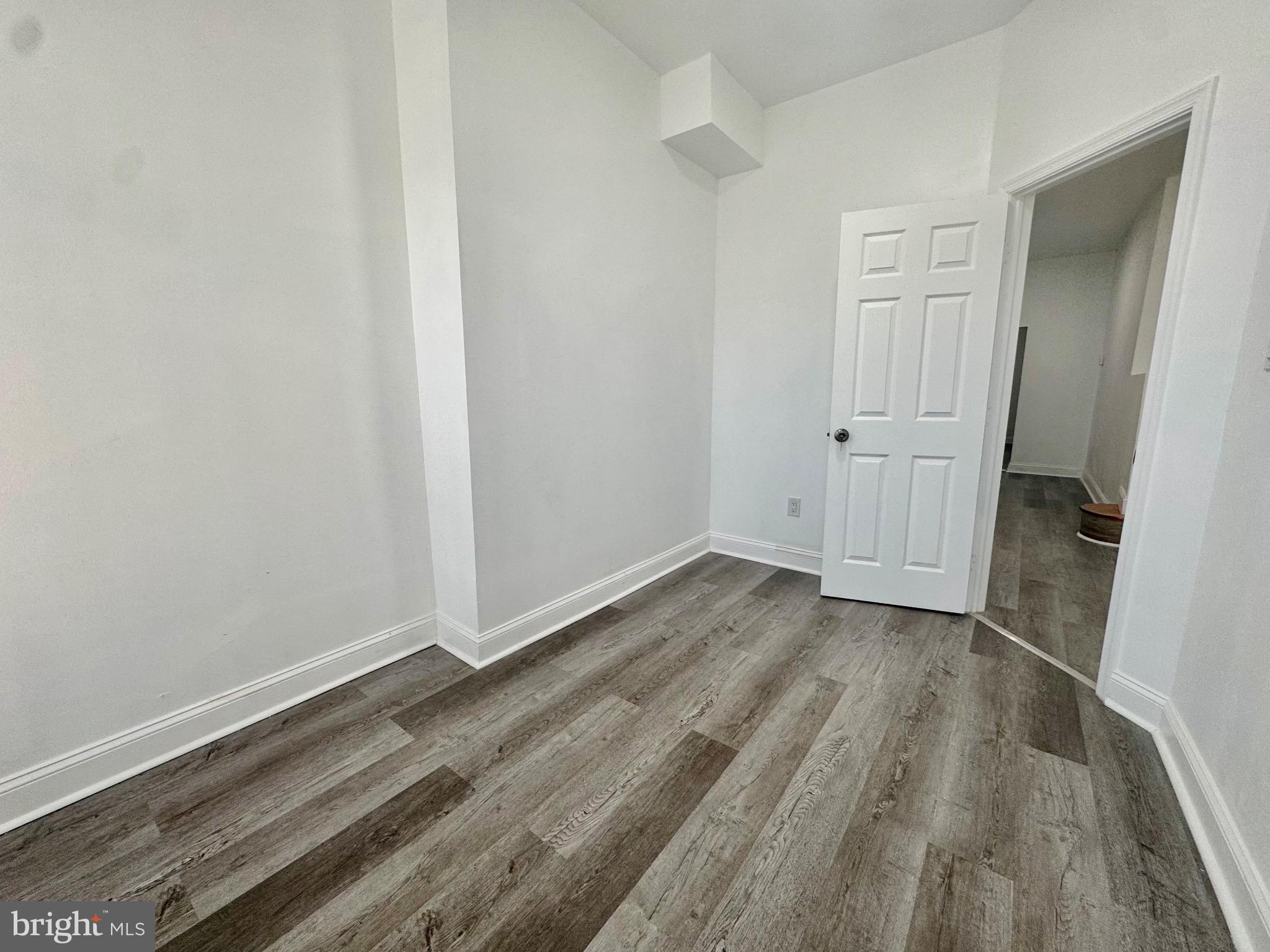 MILL HILL - Residential