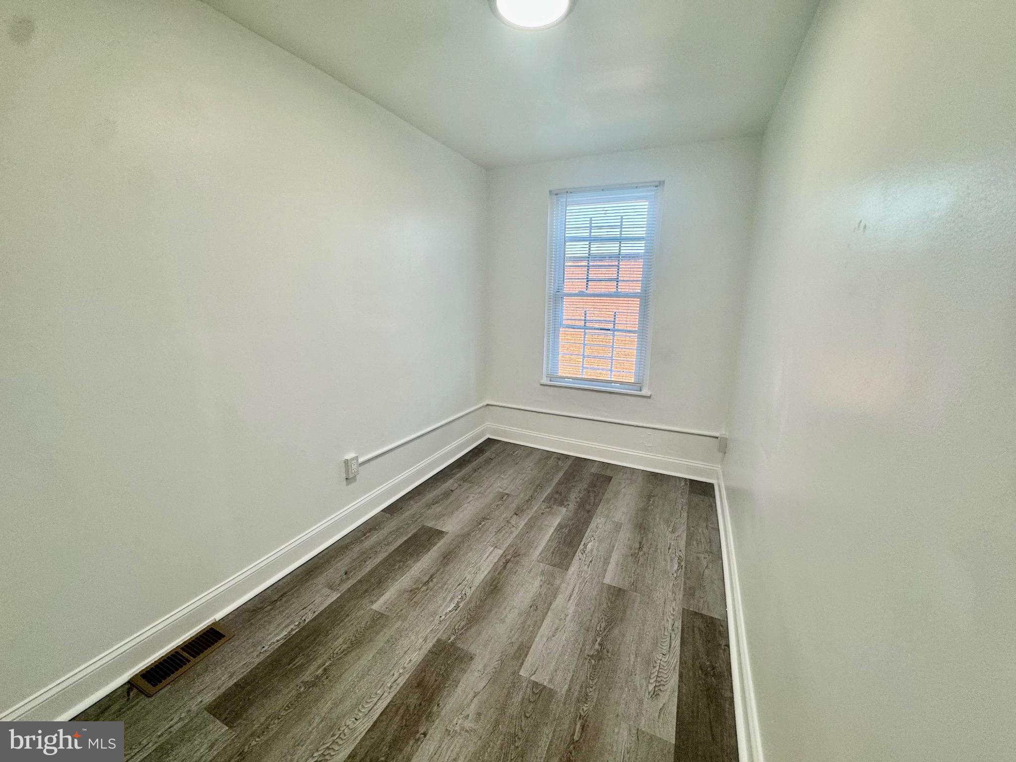 MILL HILL - Residential