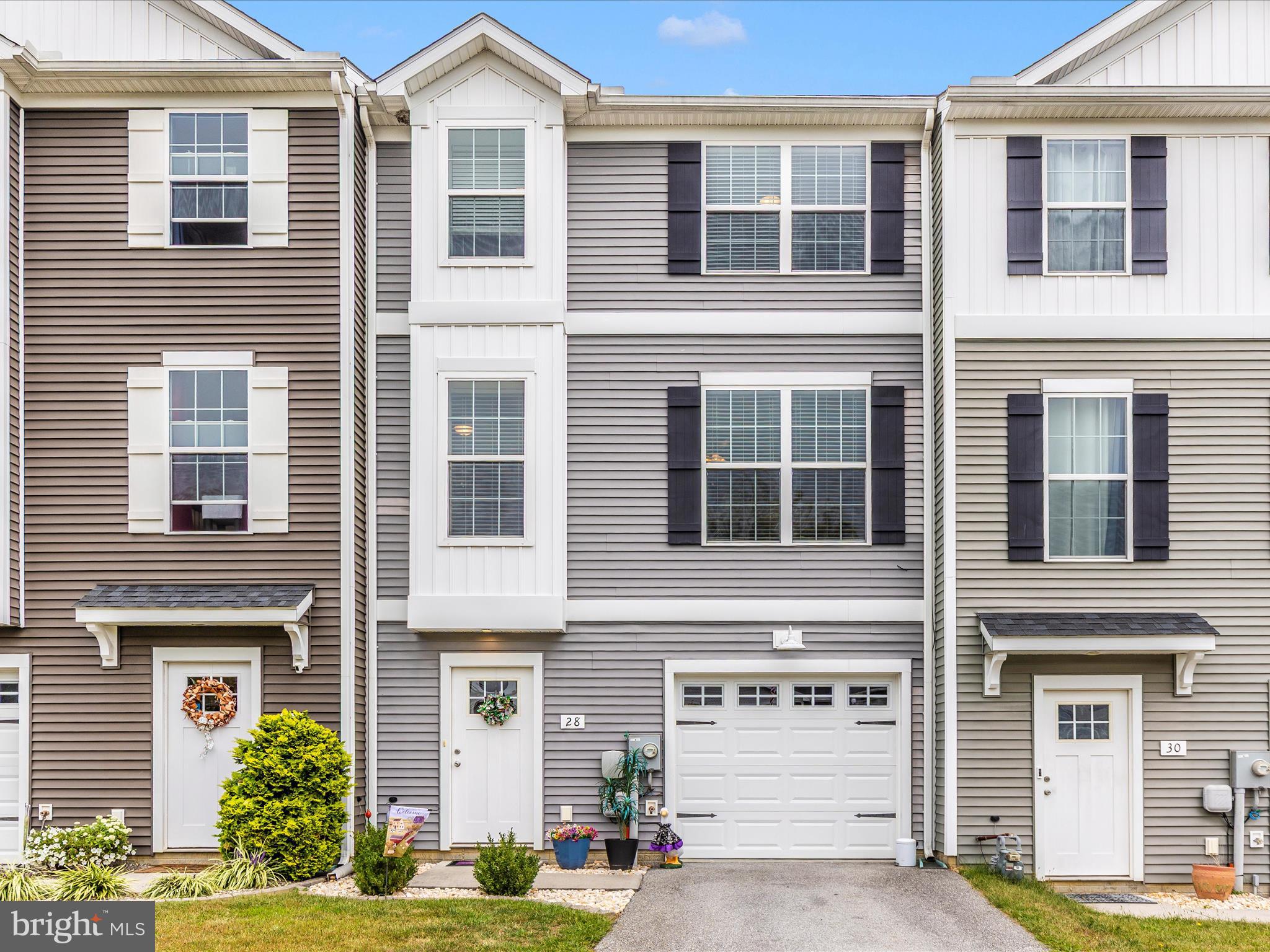 Welcome to 28 Brookside Ave, a modern, move-in-ready townhouse built in 2017. This 4-bedroom, 3-bath home offers approx. 1,452 sq ft of living space and blends contemporary styling with a comfortable and efficient design. Whether you’re looking for your first home, a place to grow, or a low-maintenance option that doesn’t sacrifice space, this home checks all the boxes.