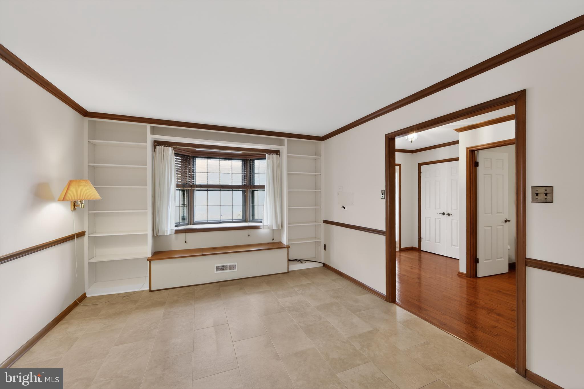 RUSTMONT - Residential