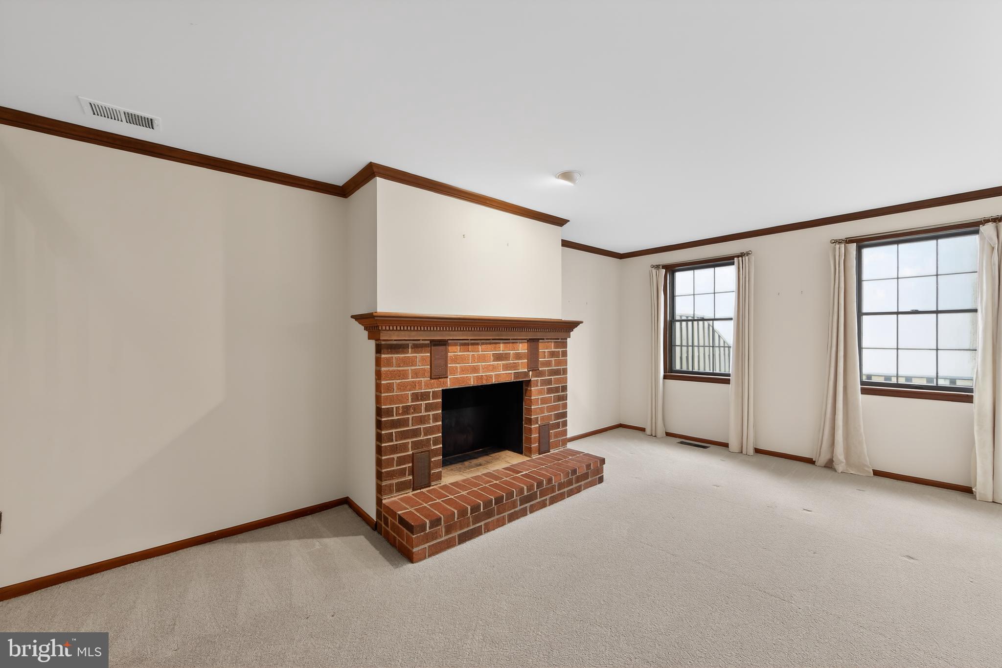 RUSTMONT - Residential