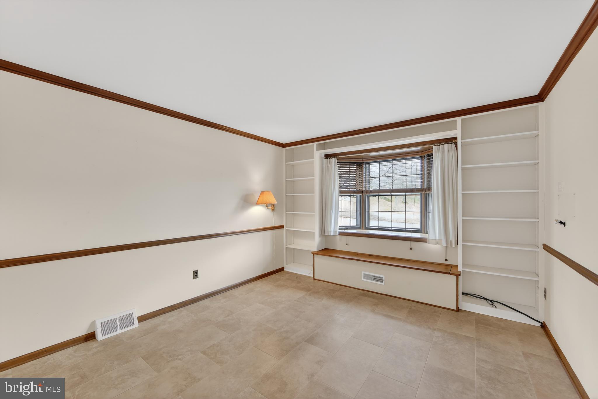 RUSTMONT - Residential