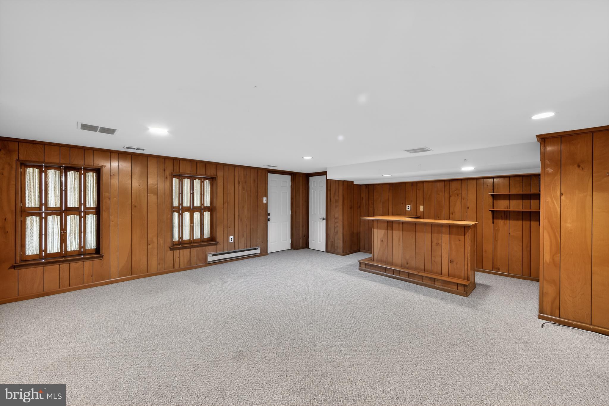 RUSTMONT - Residential