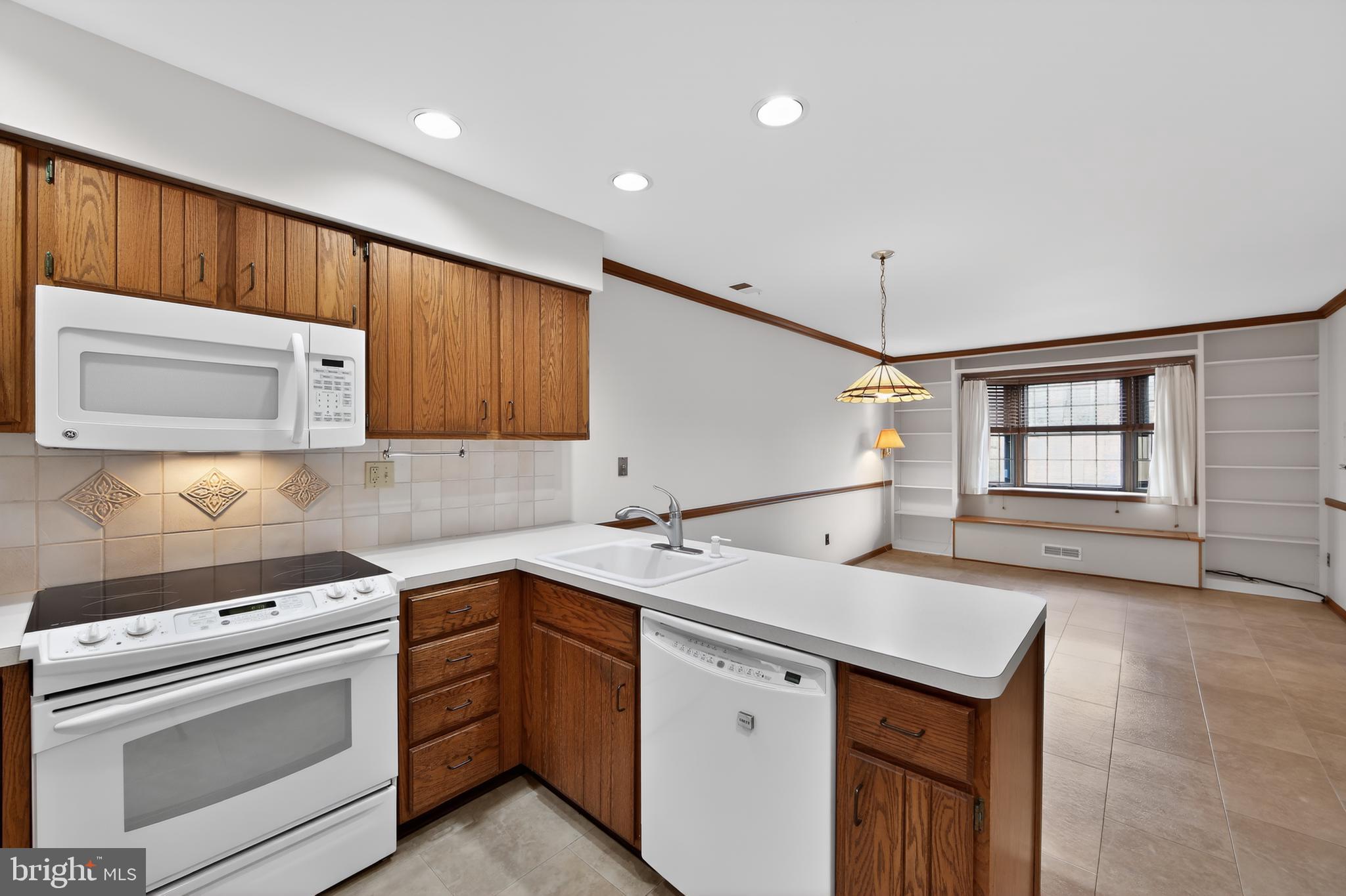 RUSTMONT - Residential