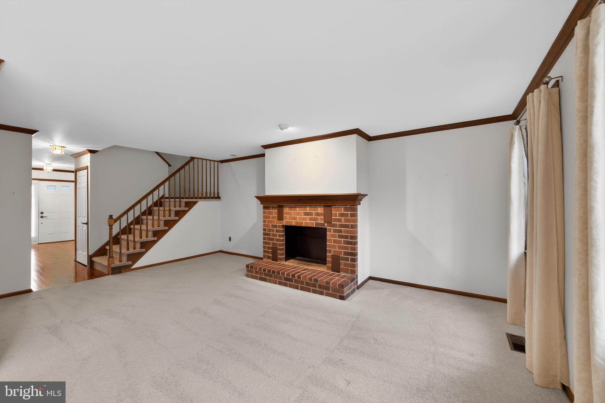 RUSTMONT - Residential