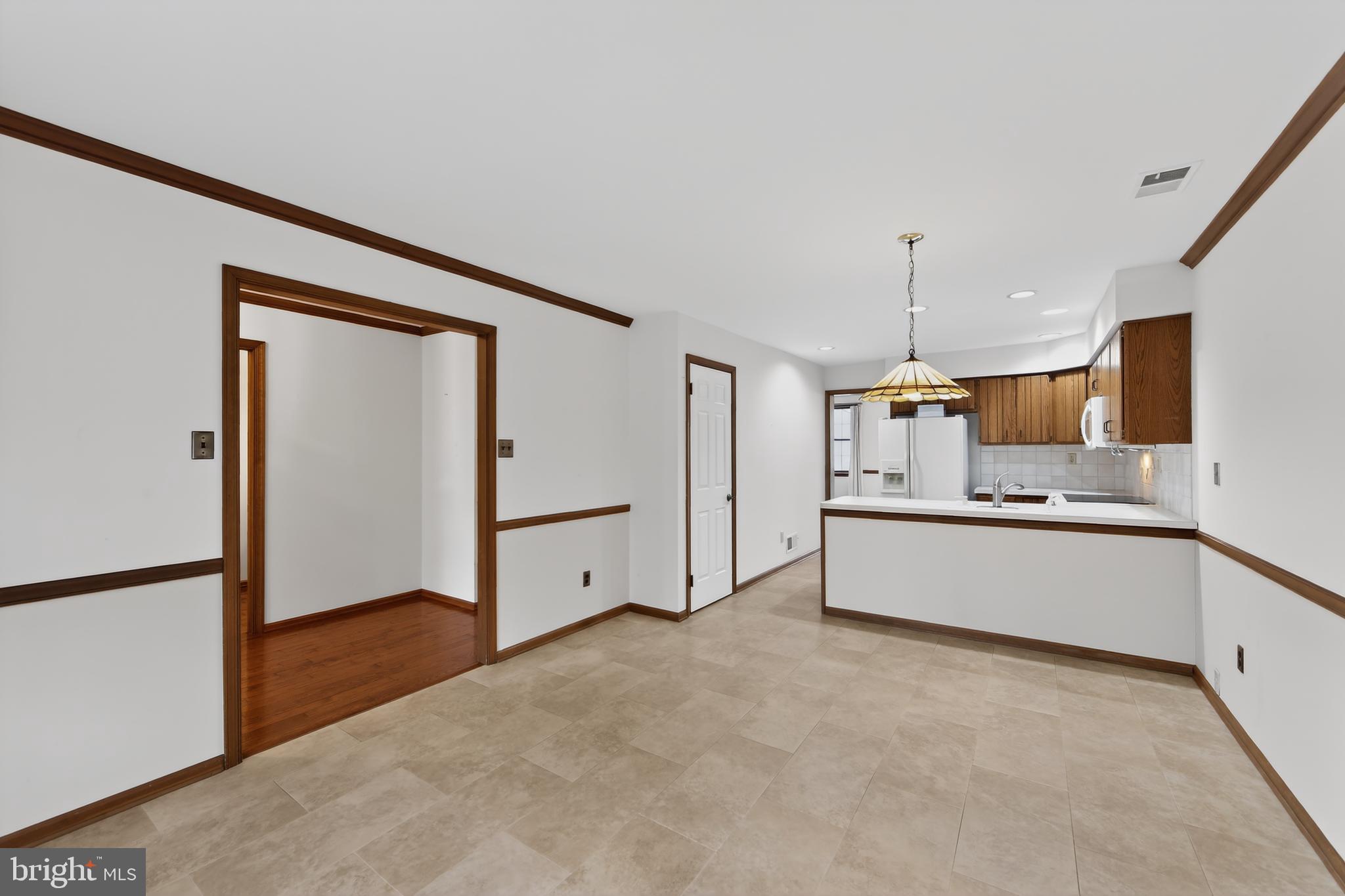 RUSTMONT - Residential