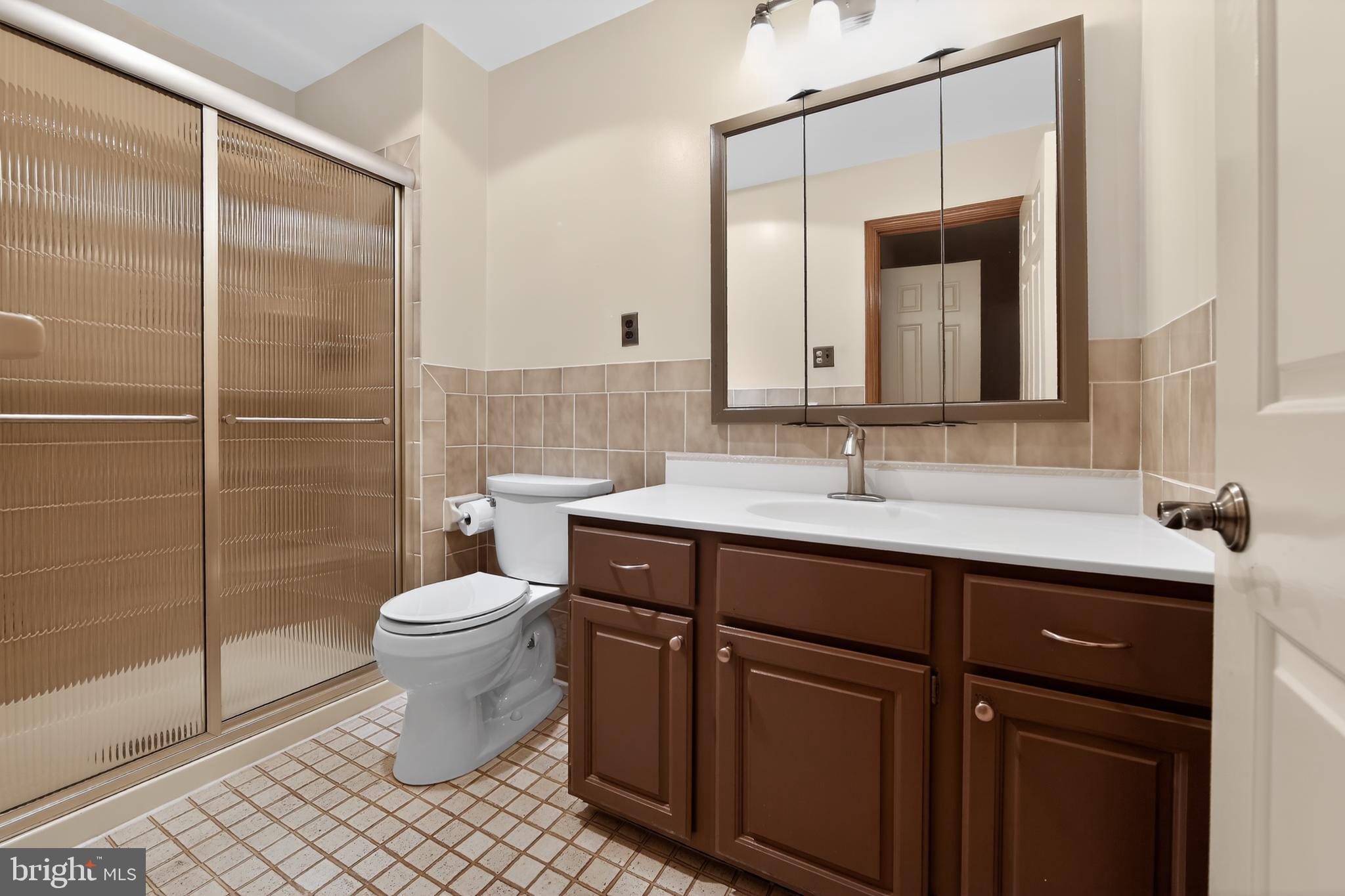 RUSTMONT - Residential