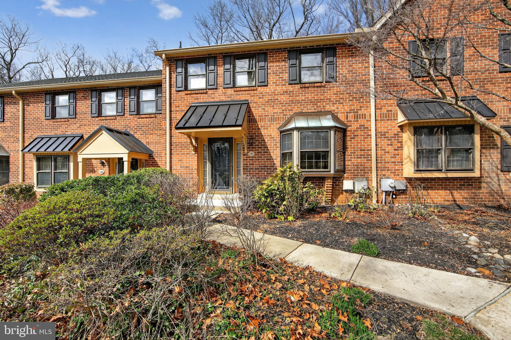 RUSTMONT - Residential