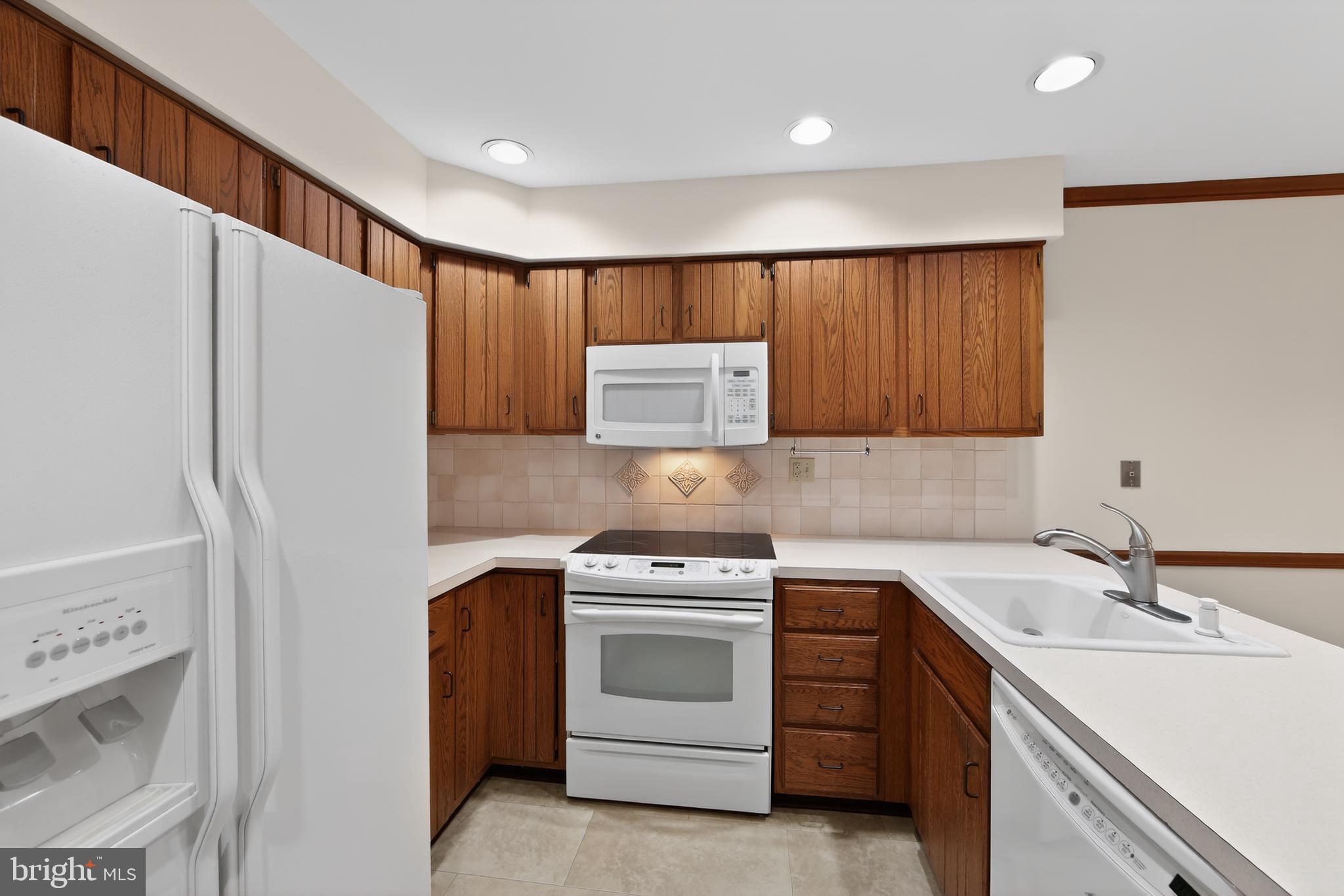 RUSTMONT - Residential