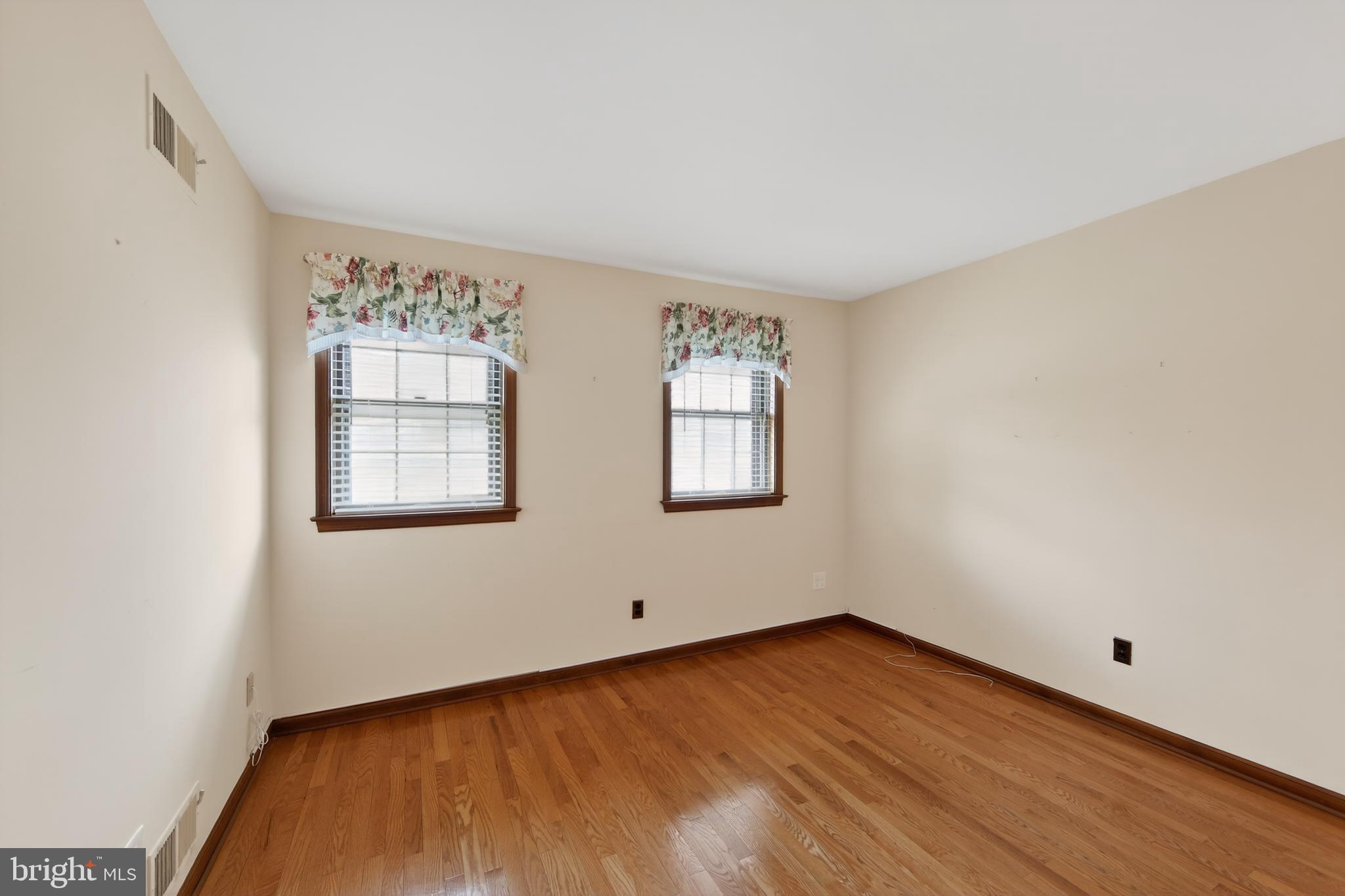 RUSTMONT - Residential