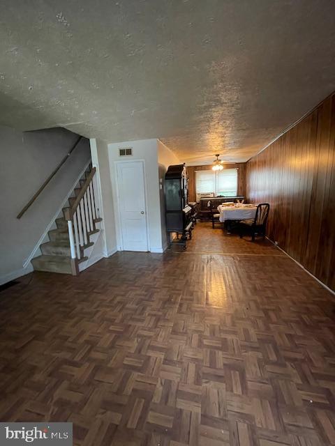 212 W RIVERVIEW ROAD