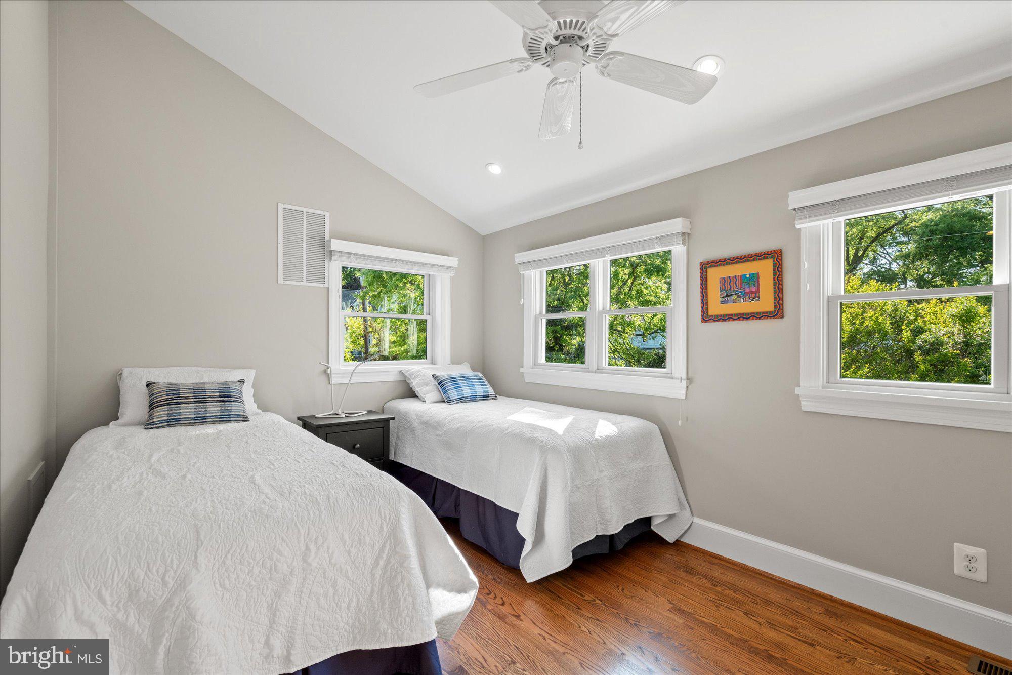 BEVERLY HILLS - Residential