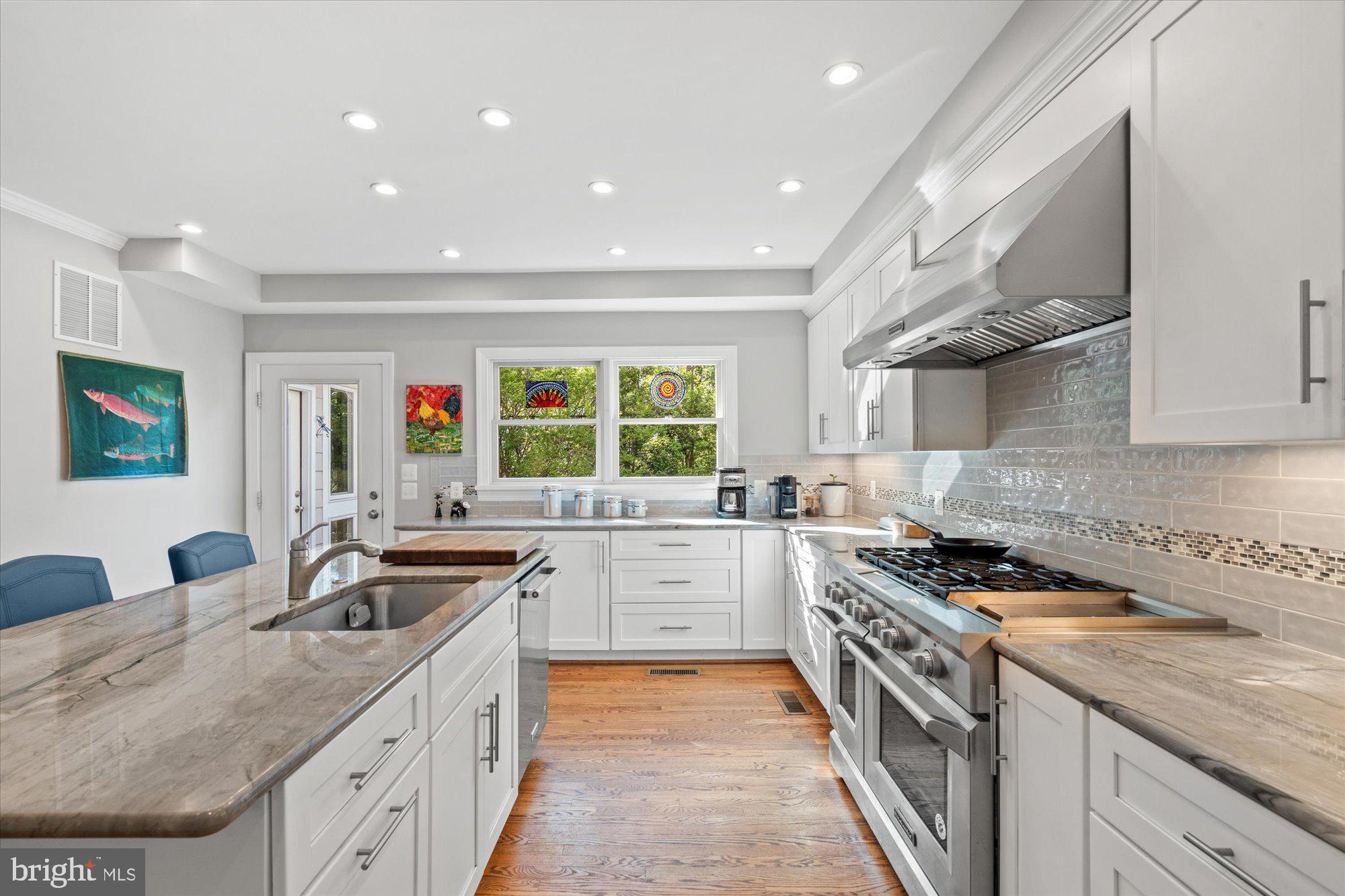 BEVERLY HILLS - Residential