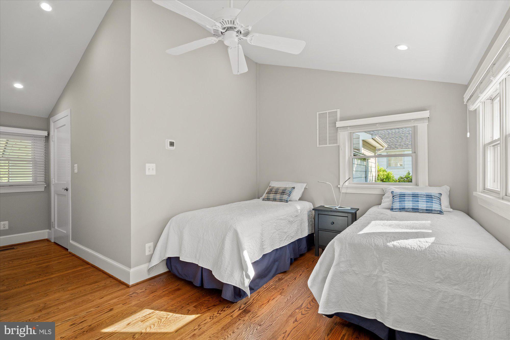 BEVERLY HILLS - Residential