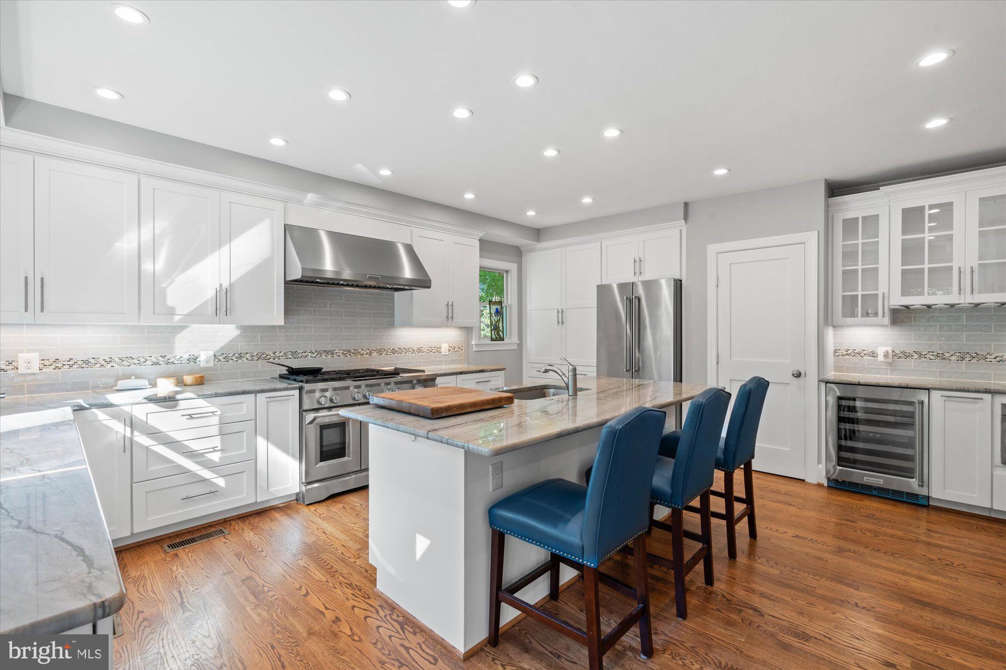 BEVERLY HILLS - Residential