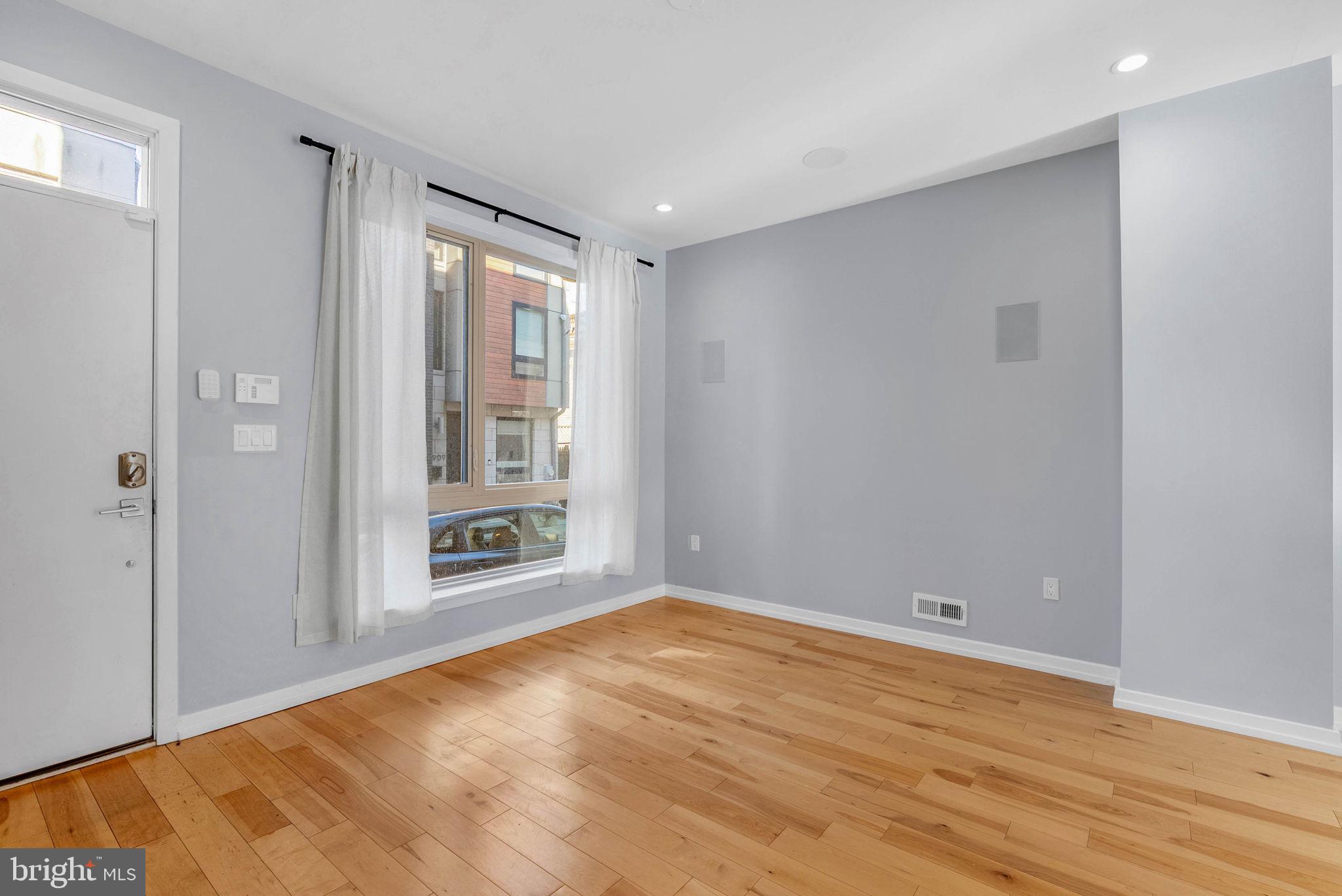 POINT BREEZE - Residential