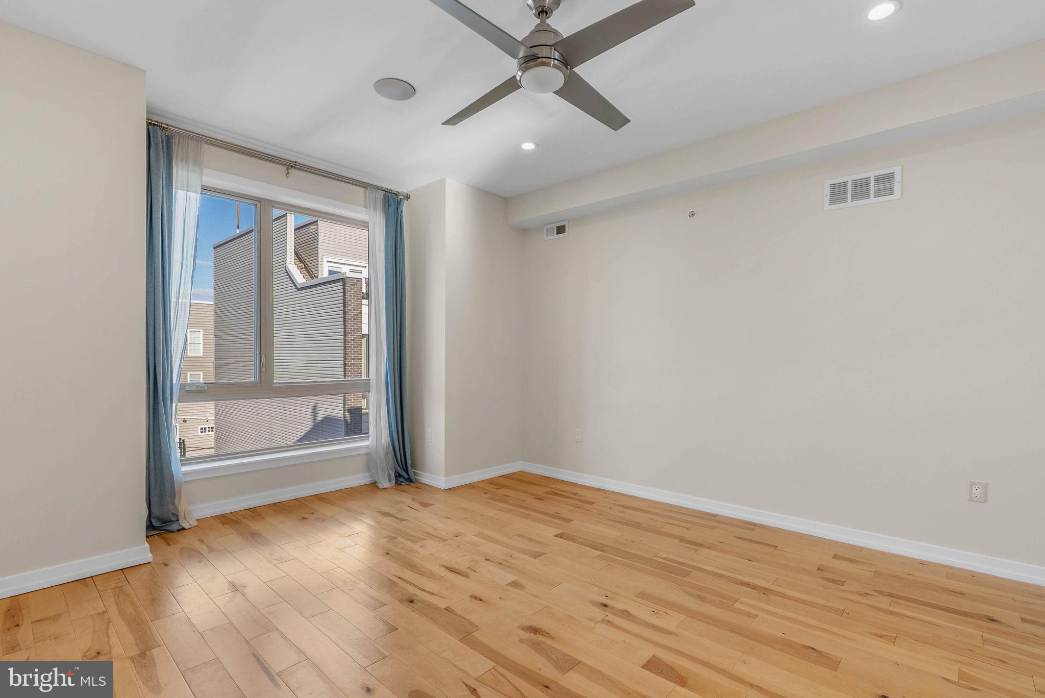 POINT BREEZE - Residential