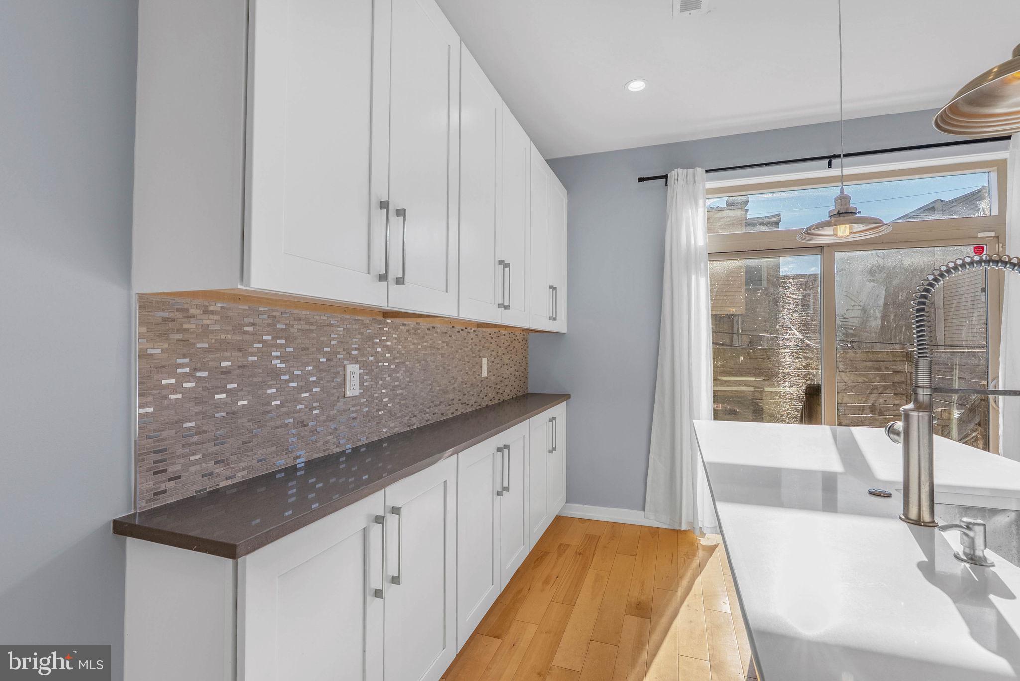 POINT BREEZE - Residential