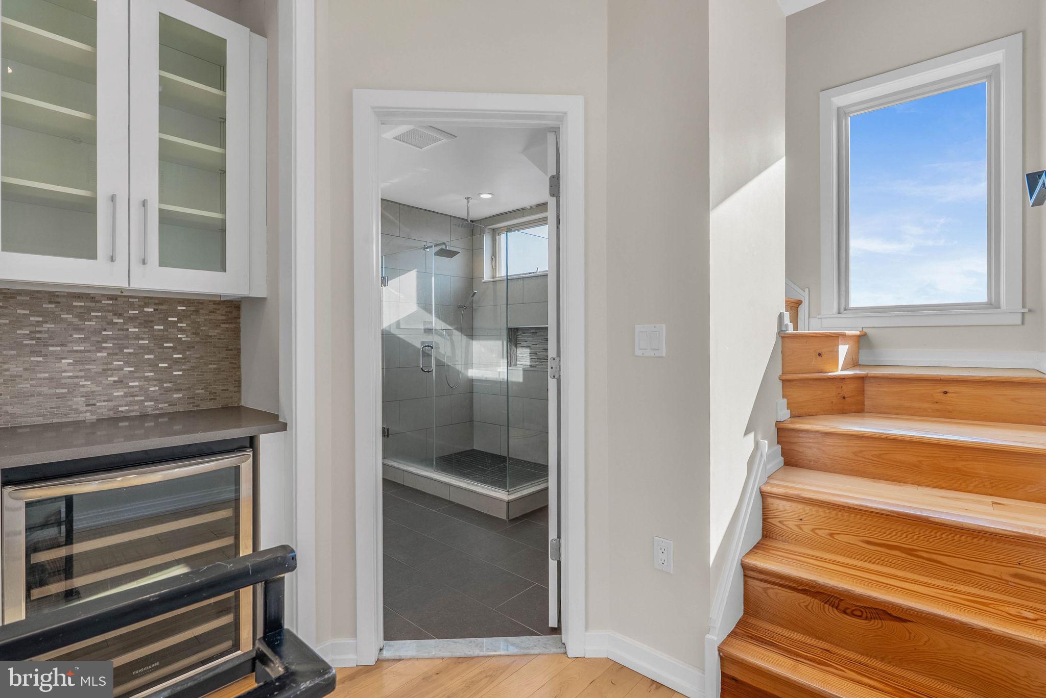 POINT BREEZE - Residential