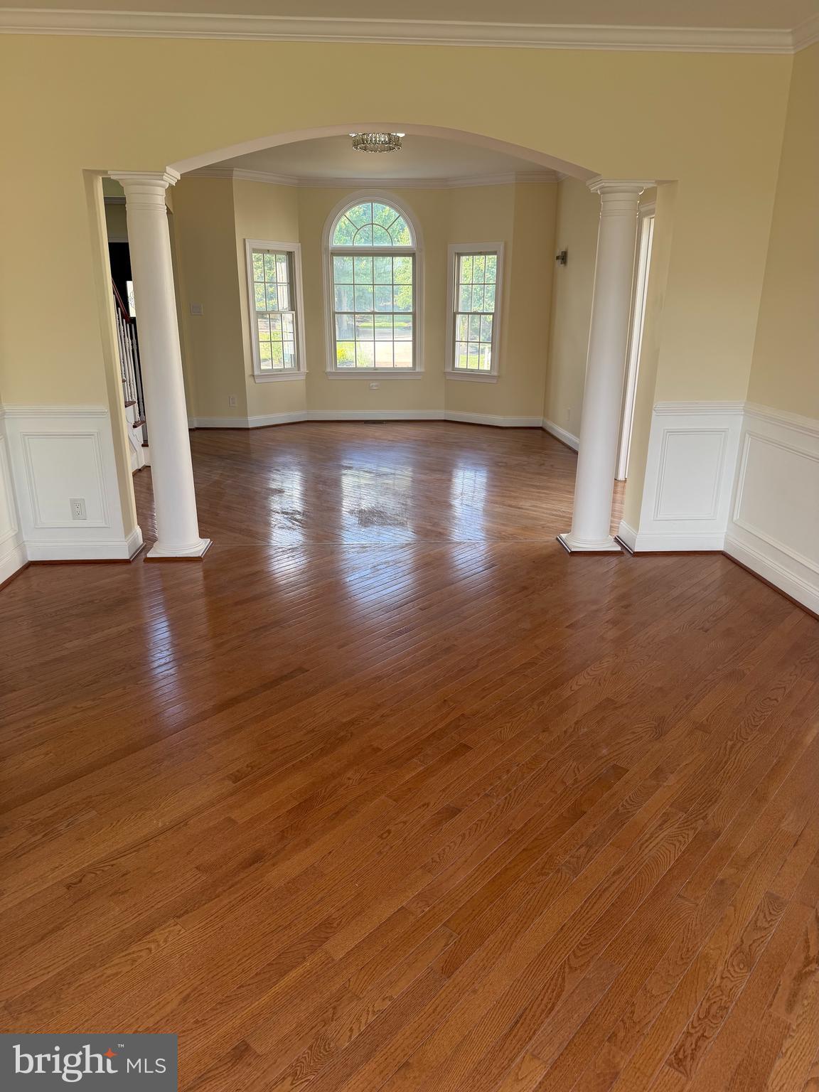 4 CARRIAGE HOUSE COURT