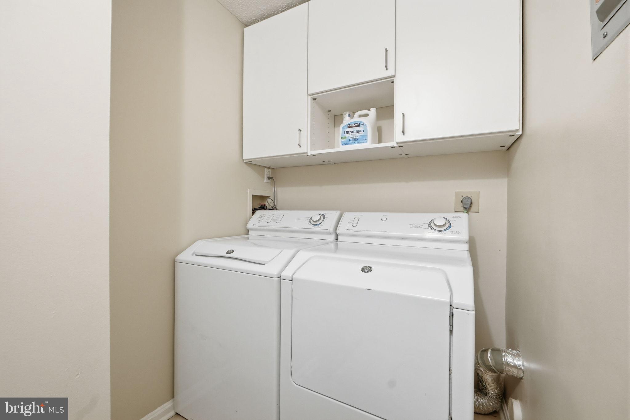 OAKTON TERRACE - Residential