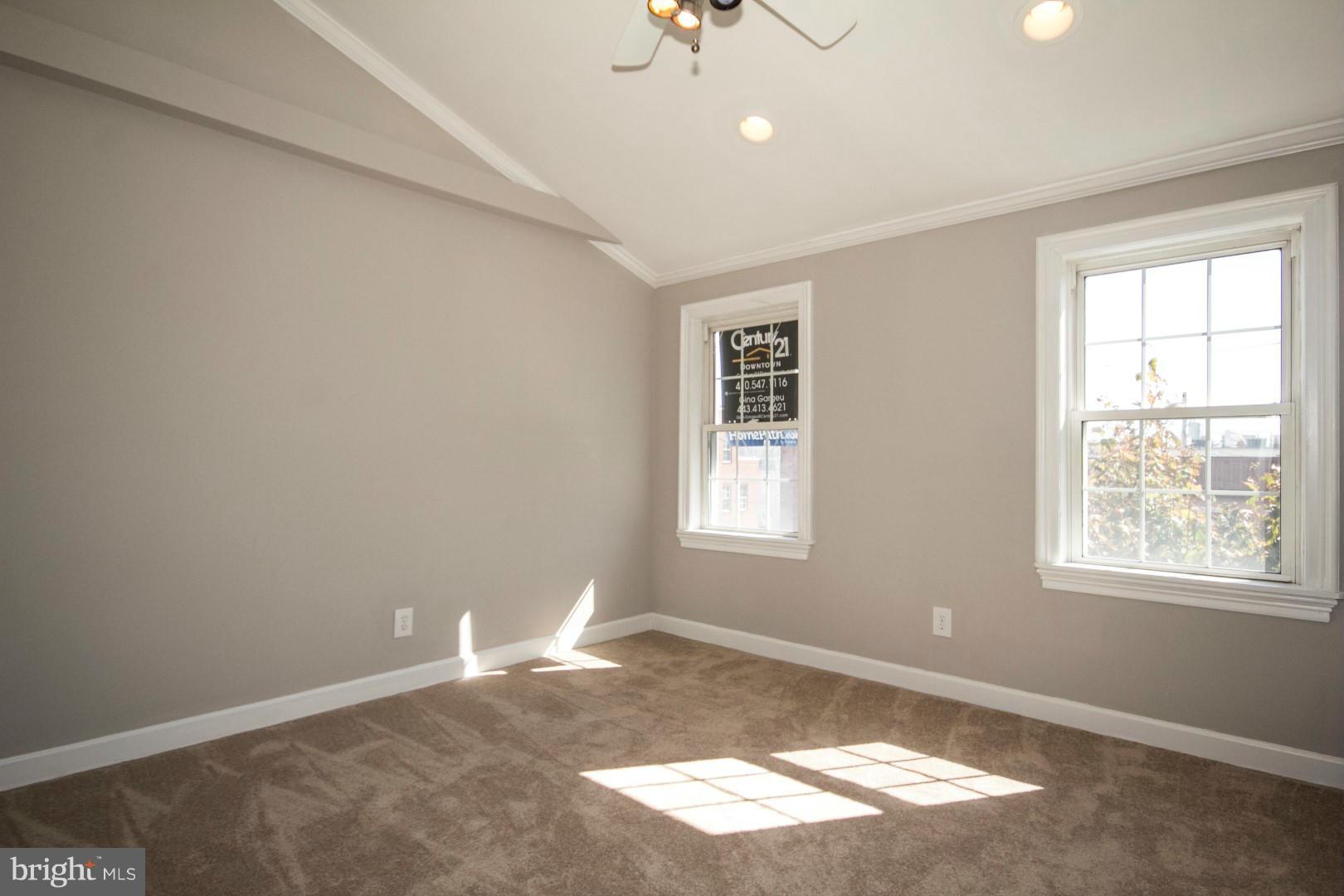 LOCUST POINT - Residential